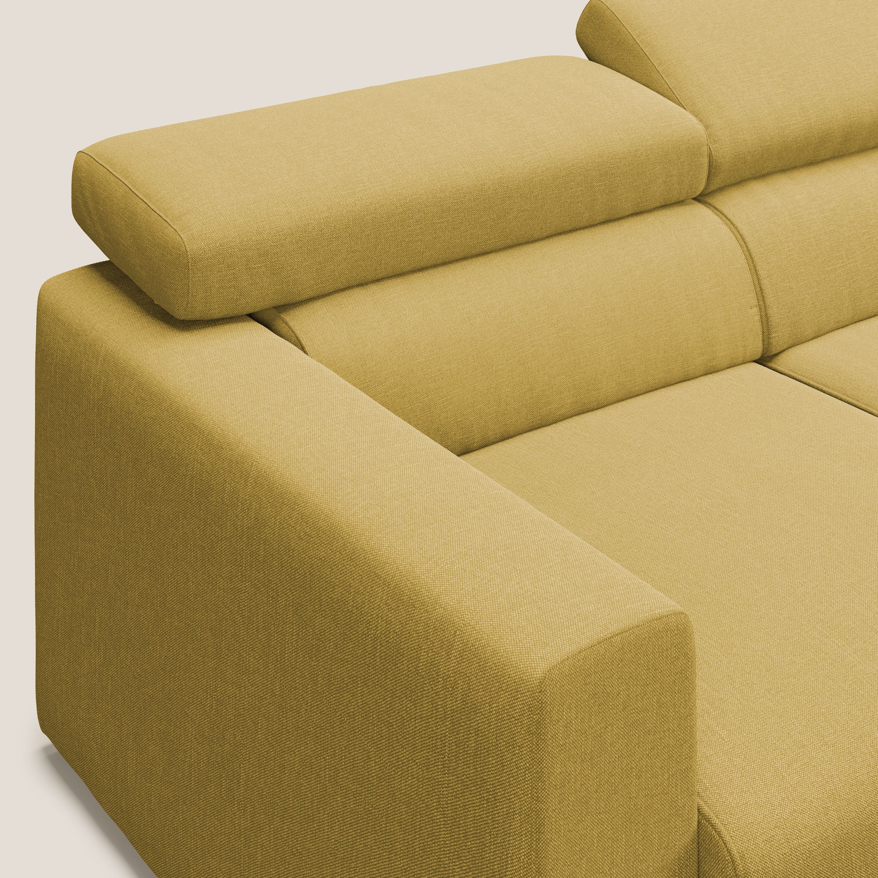 Dylan divano a 3 sedute con pouf estraibile poggiapiedi in tessuto simil cotone impermeabile T13 giallo - divani.store