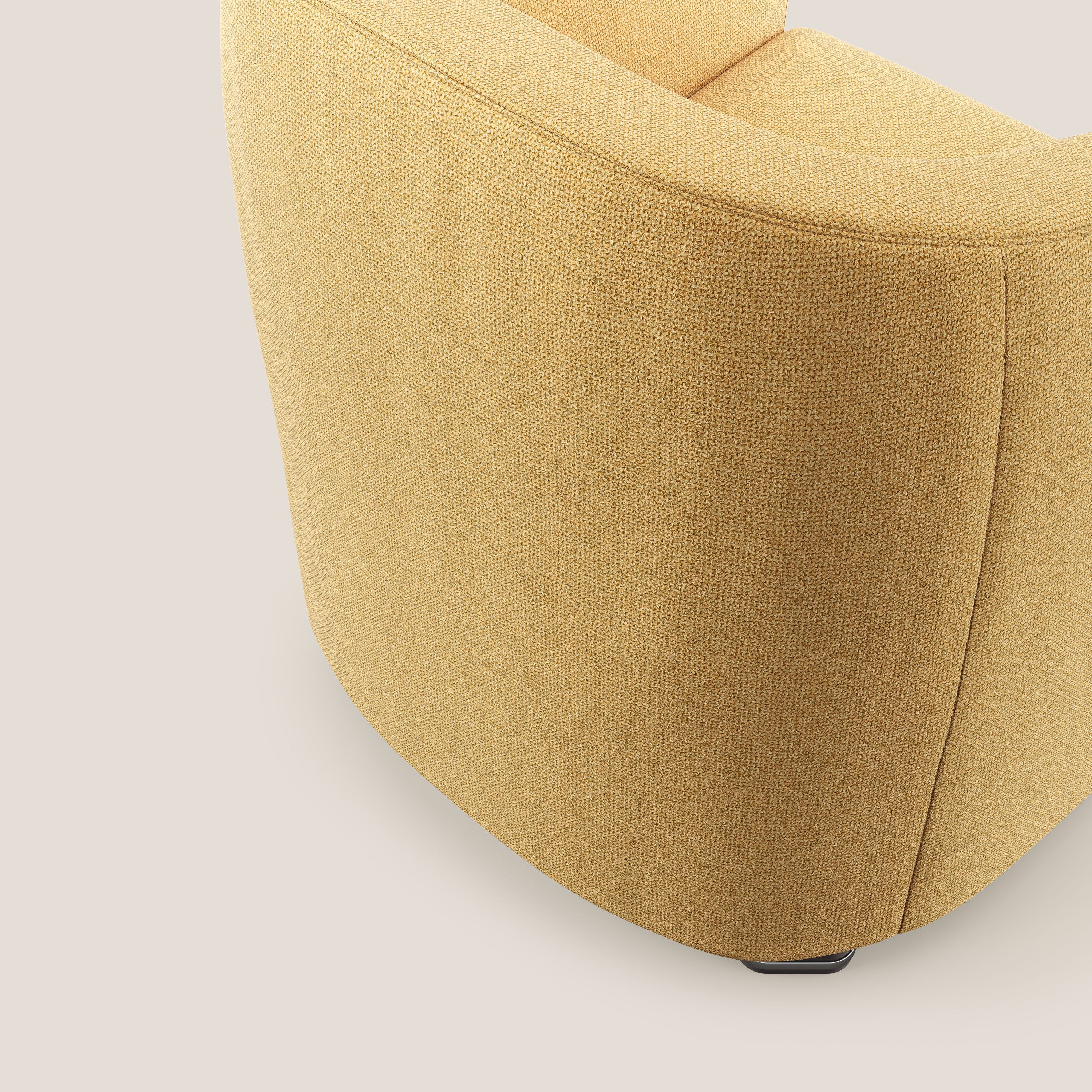 Cloe Poltroncina in tessuto smacchiabile con acqua QuickClean T08 giallo - divani.store