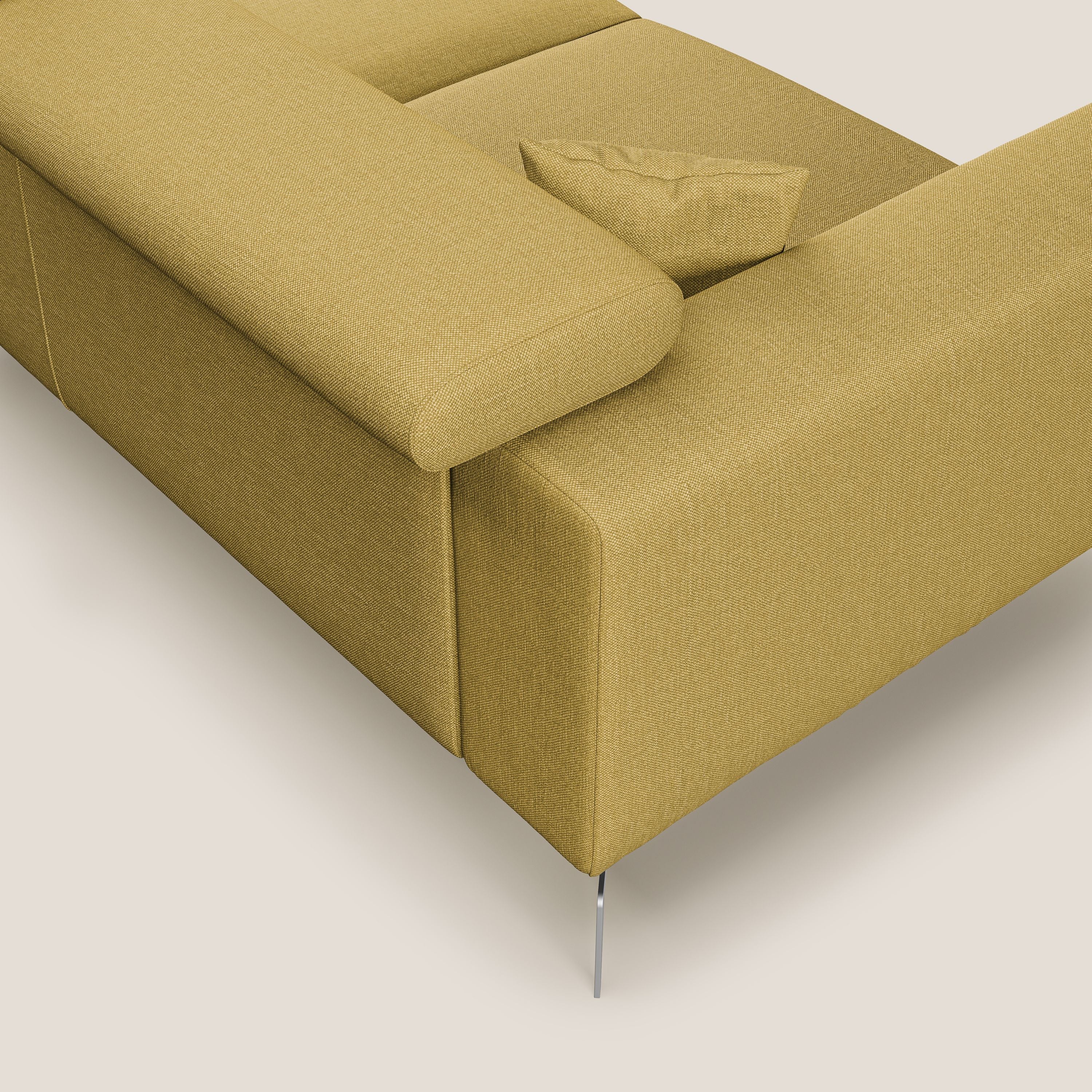 Blade Divano moderno angolare con poggiatesta reclinabili in tessuto impermeabile simil-cotone T13 giallo - divani.store