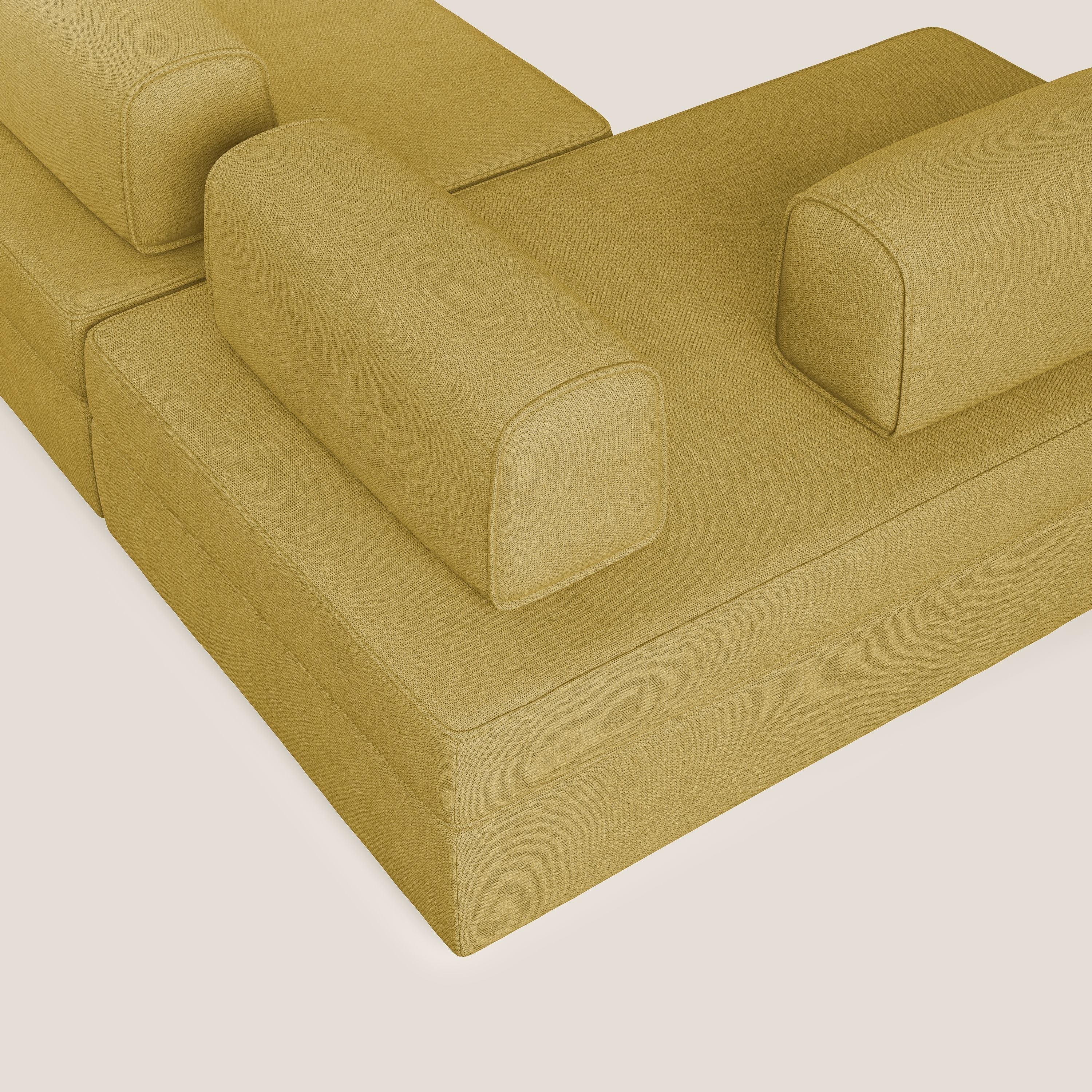 Liberty divano panoramico con pouf estraibile e schienali movibili in tessuto morbido impermeabile T02 giallo - divani.store