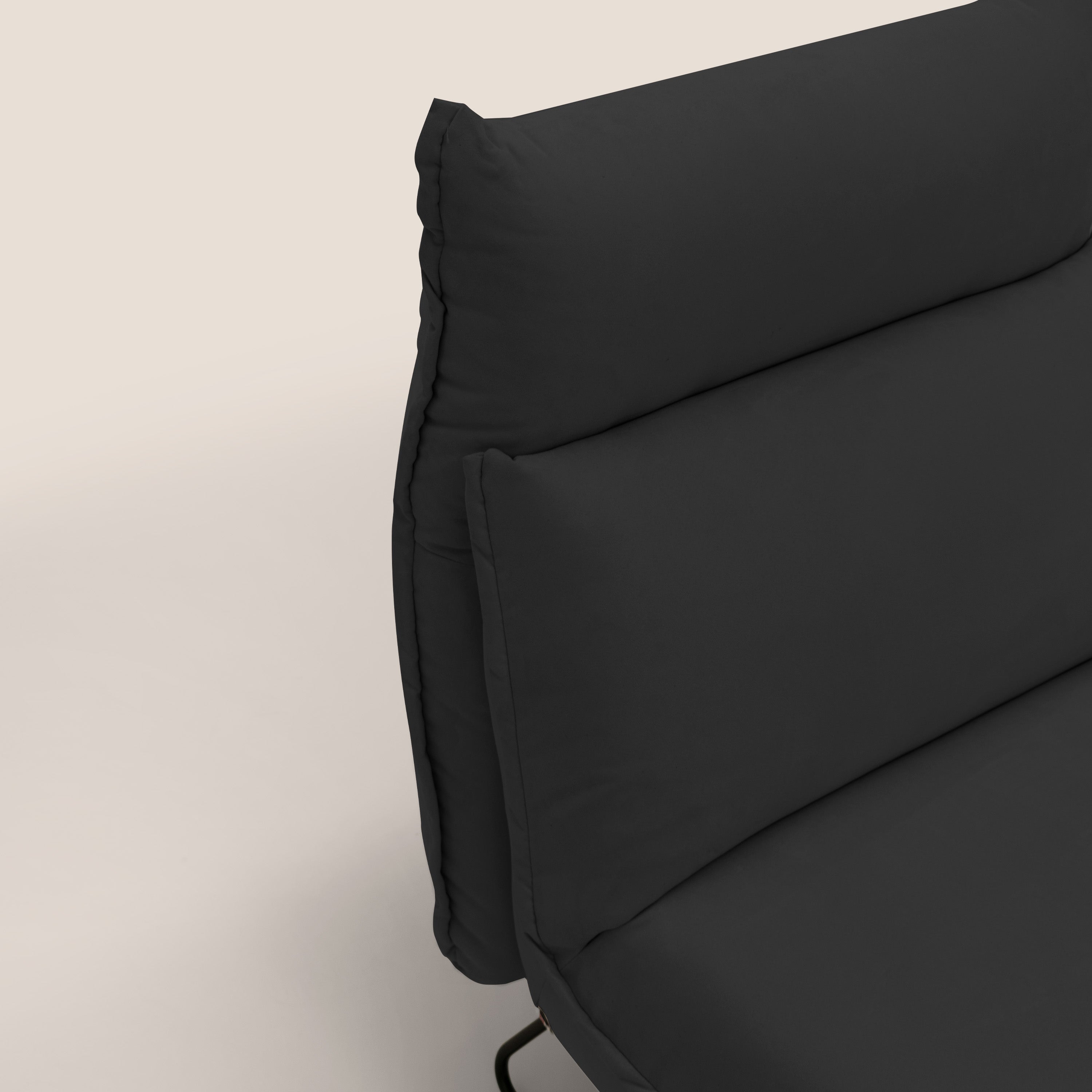 Tessa Poltroncina dal design moderno in morbida microfibra smacchiabile T11 nero - divani.store