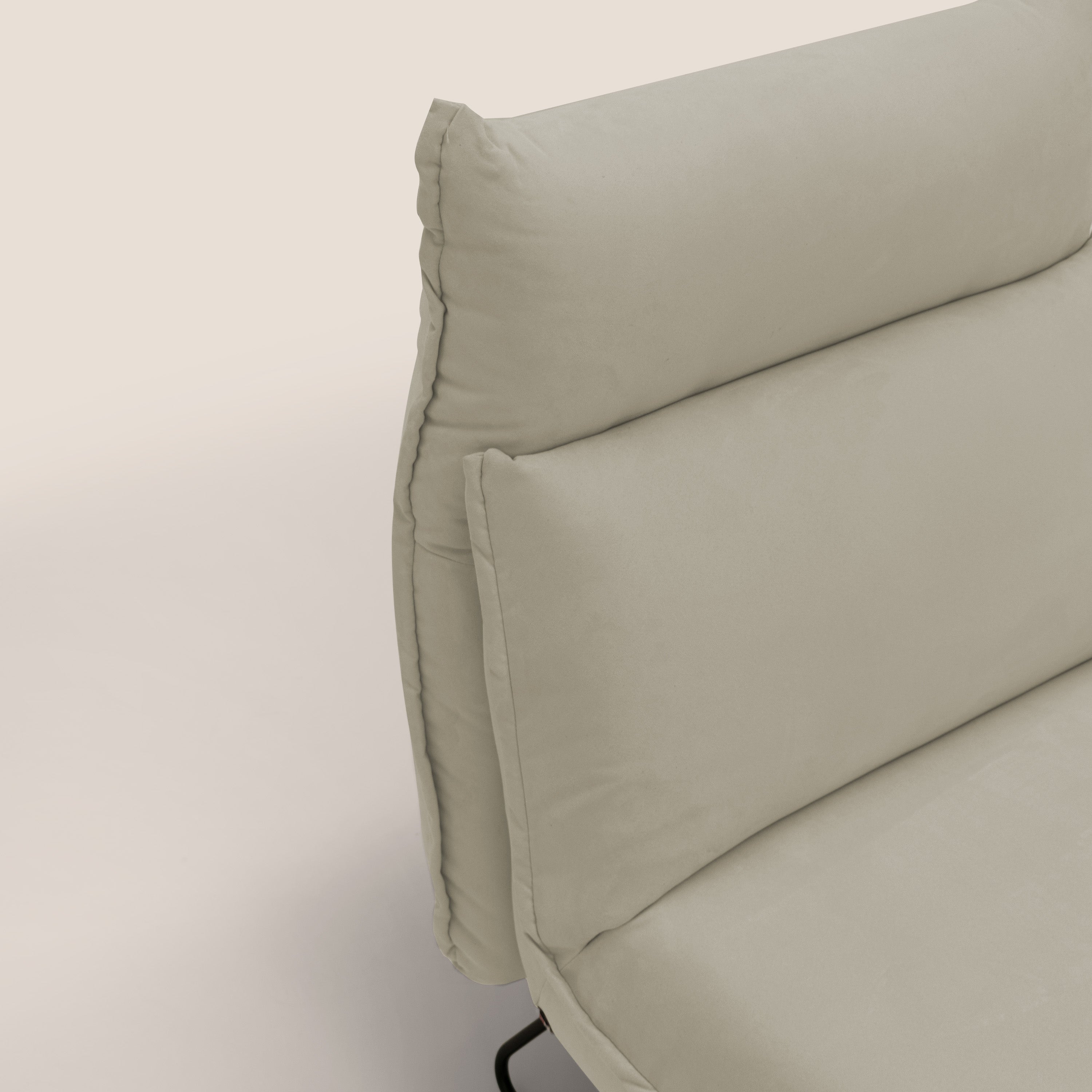 Tessa Poltroncina dal design moderno in morbida microfibra smacchiabile T11 panna - divani.store