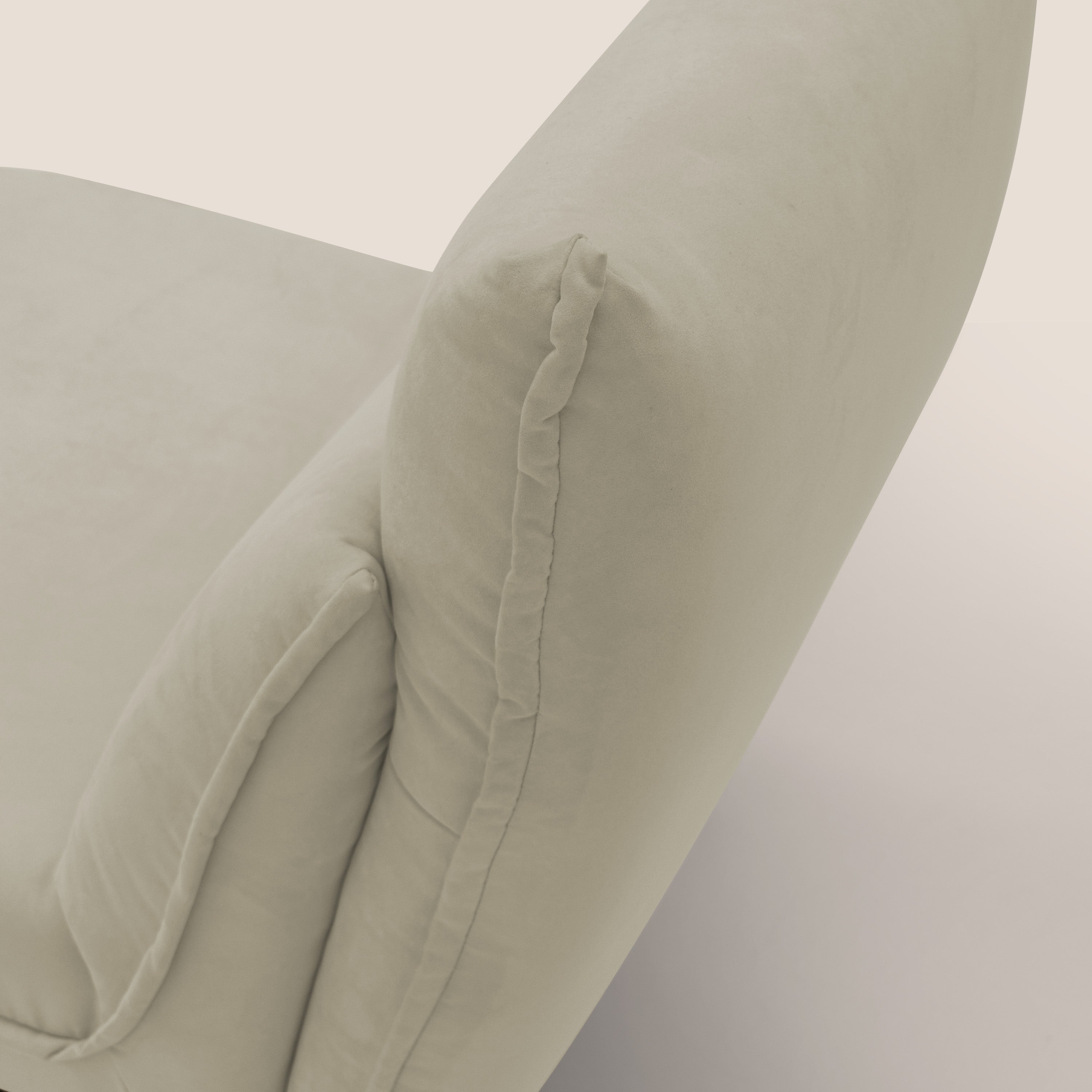 Tessa Poltroncina dal design moderno in morbida microfibra smacchiabile T11 panna - divani.store