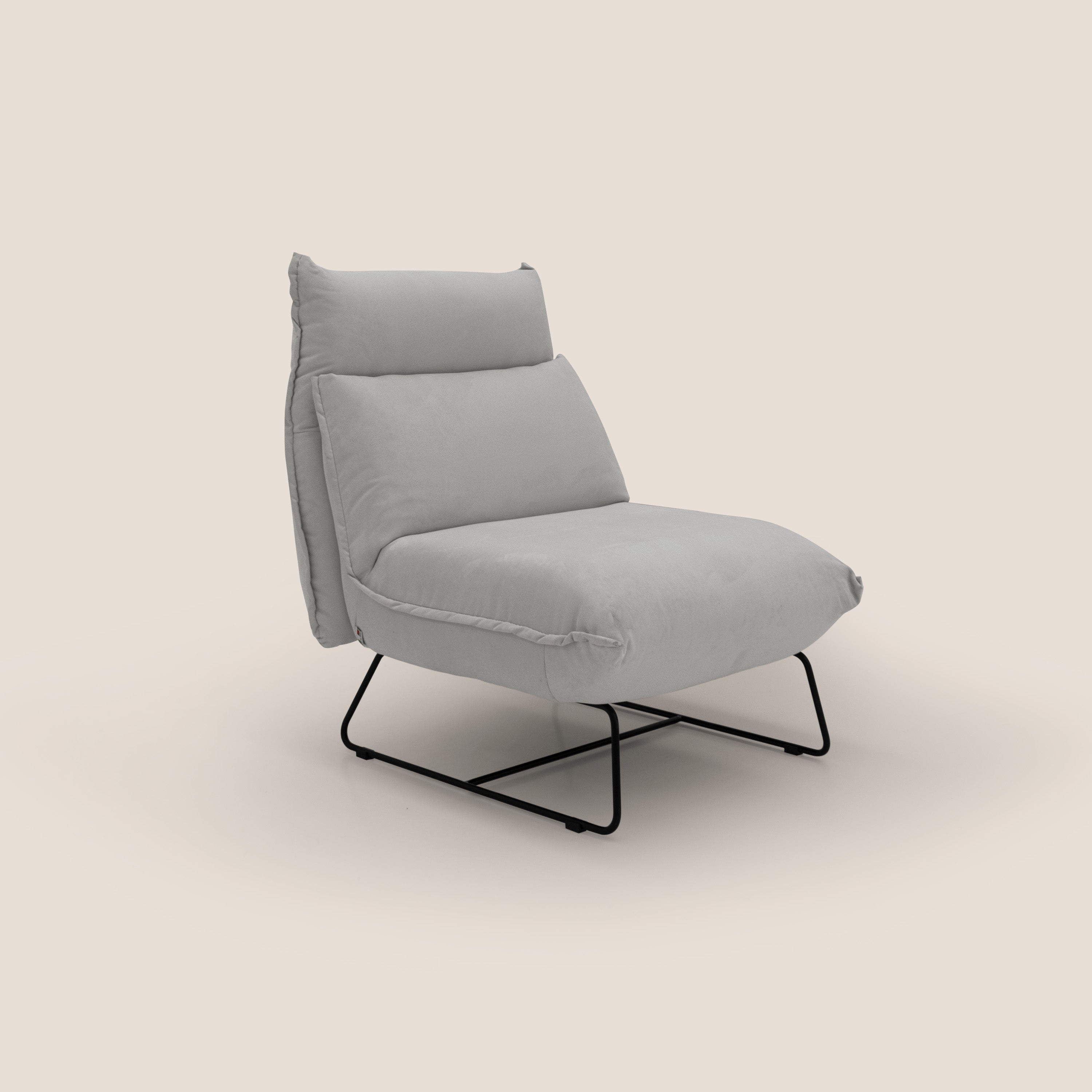 Tessa Poltroncina dal design moderno in morbida microfibra smacchiabile T11 grigio chiaro - divani.store