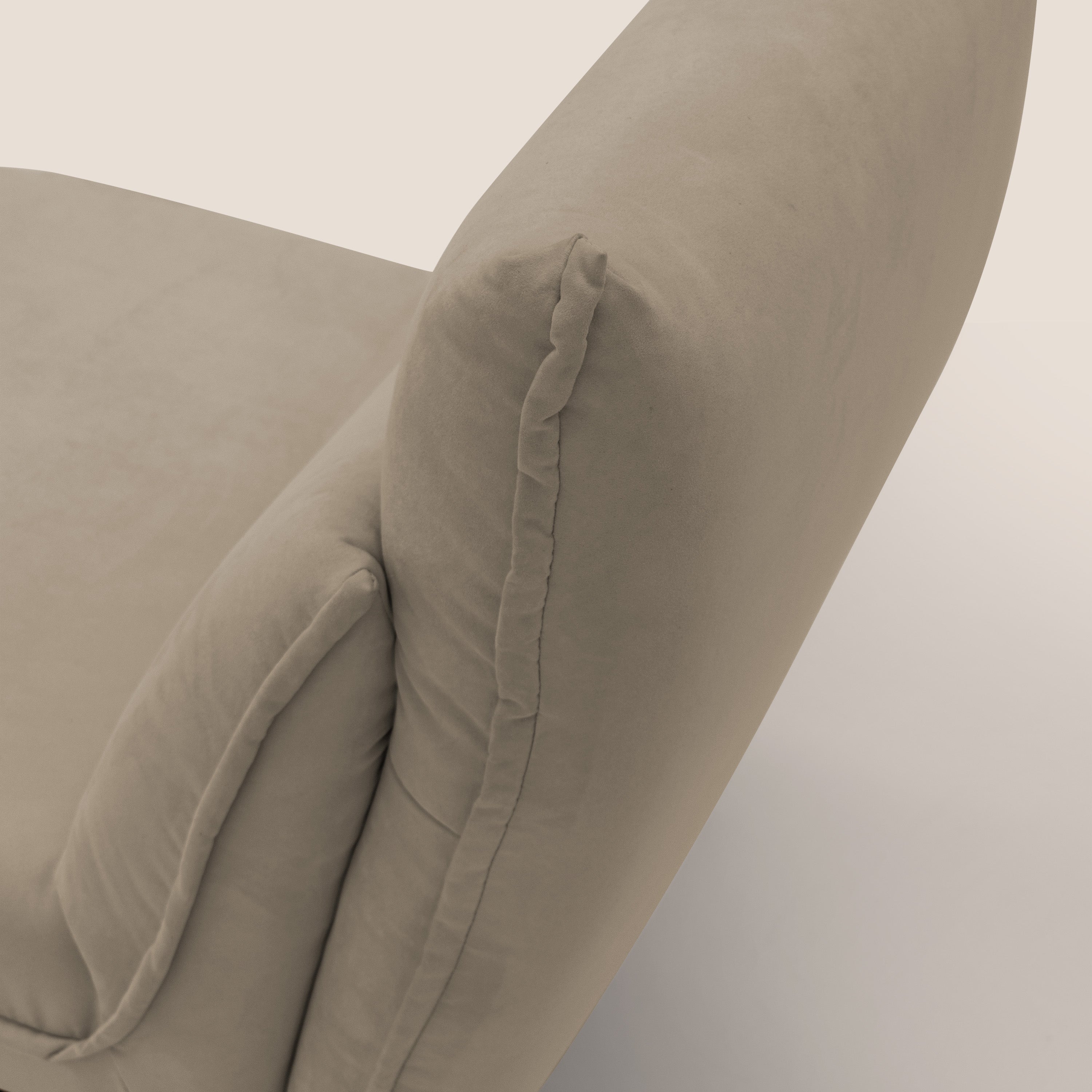 Tessa Poltroncina dal design moderno in morbida microfibra smacchiabile T11 tortora - divani.store