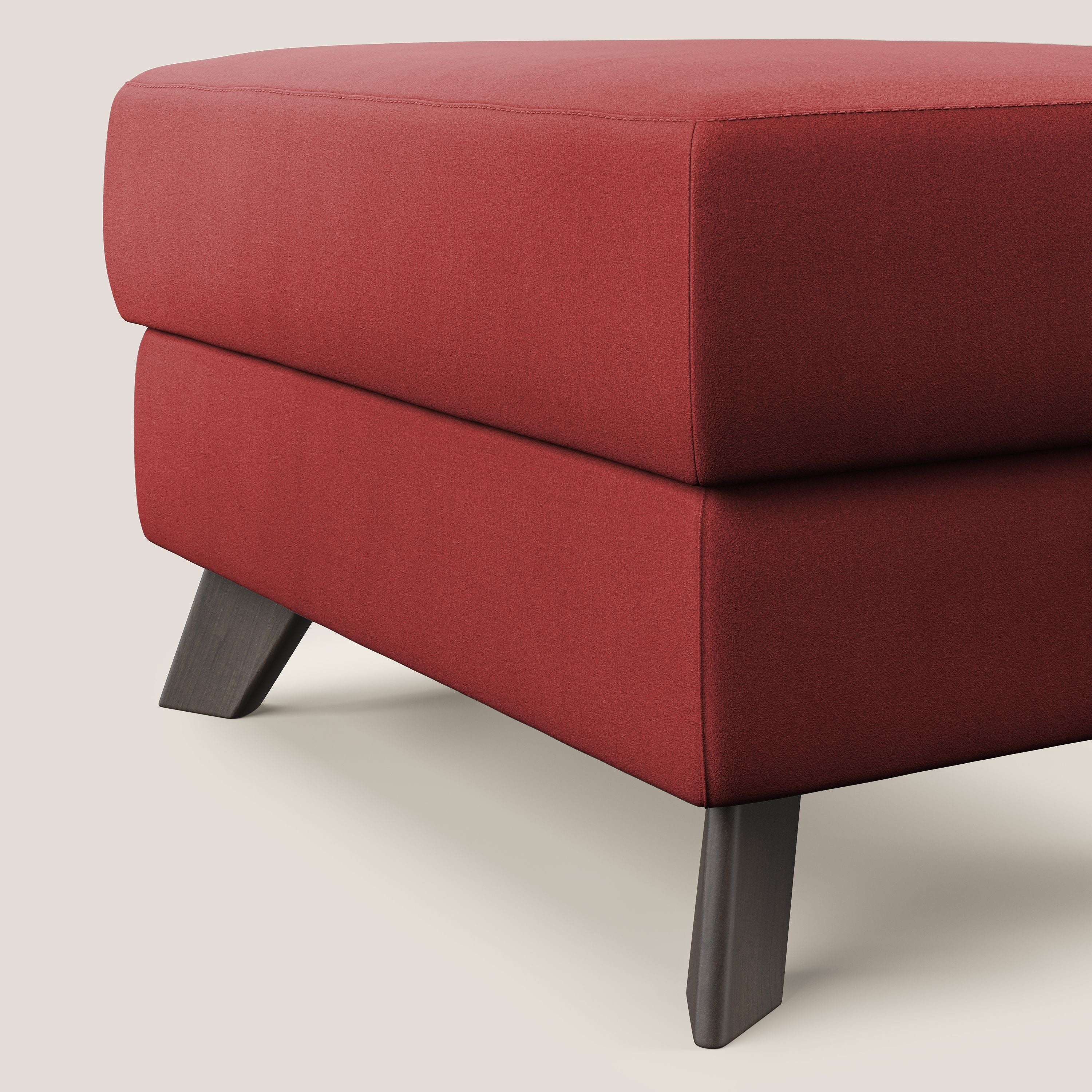 Moon Pouf contenitore e piedini alti in microfibra impermeabile T11 rosso - divani.store