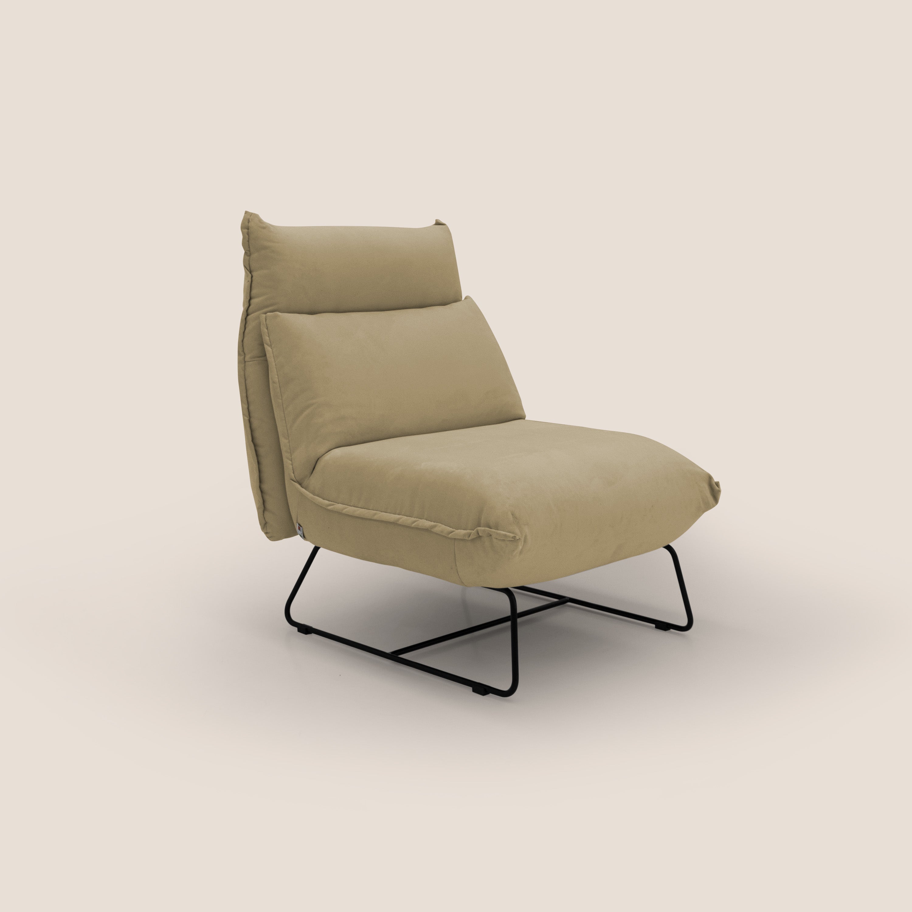 Tessa Poltroncina dal design moderno in morbida microfibra smacchiabile T11 beige - divani.store