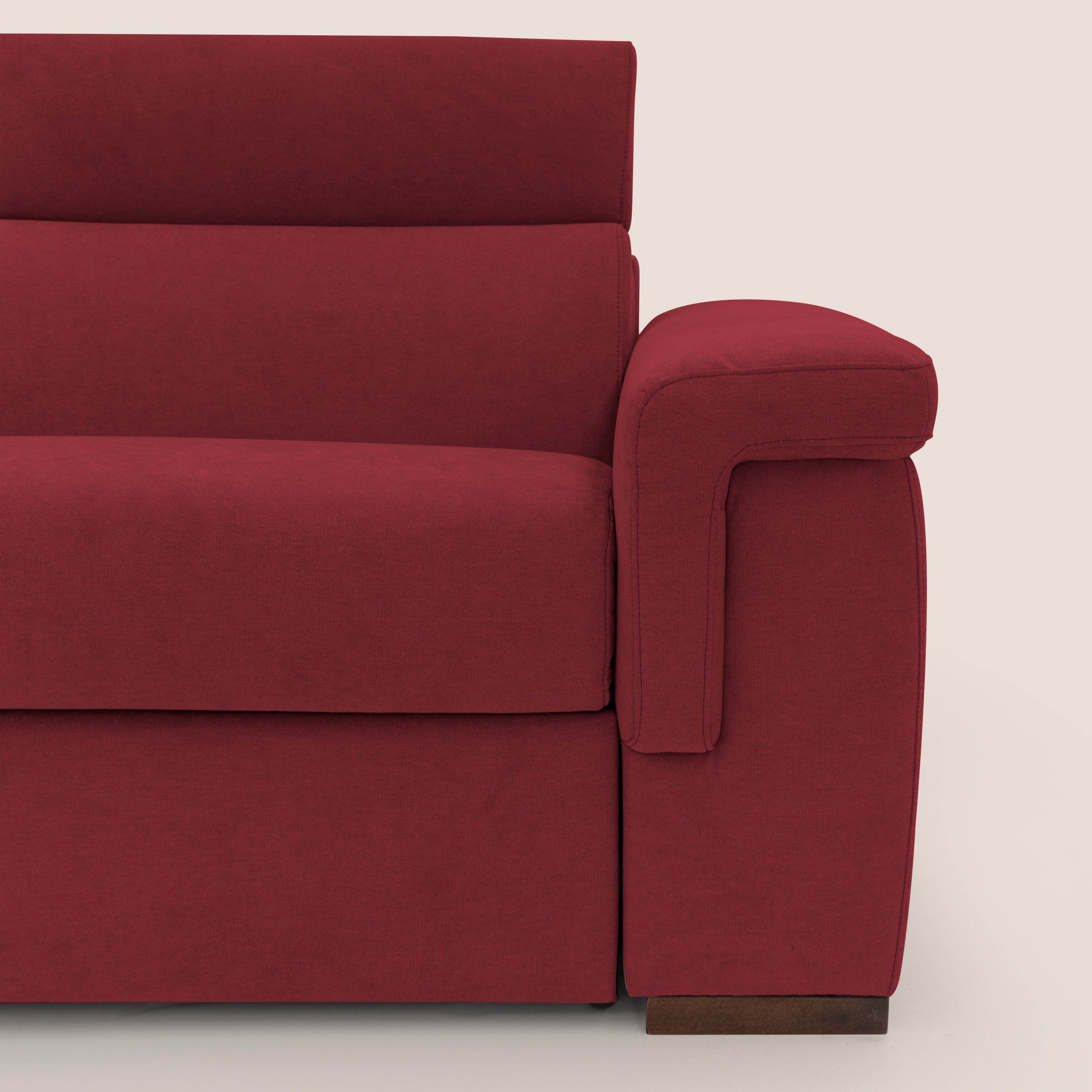 Giunone divano letto con materasso alto 18 cm e poggiatesta reclinabili in tessuto impermeabile T02 rosso - divani.store