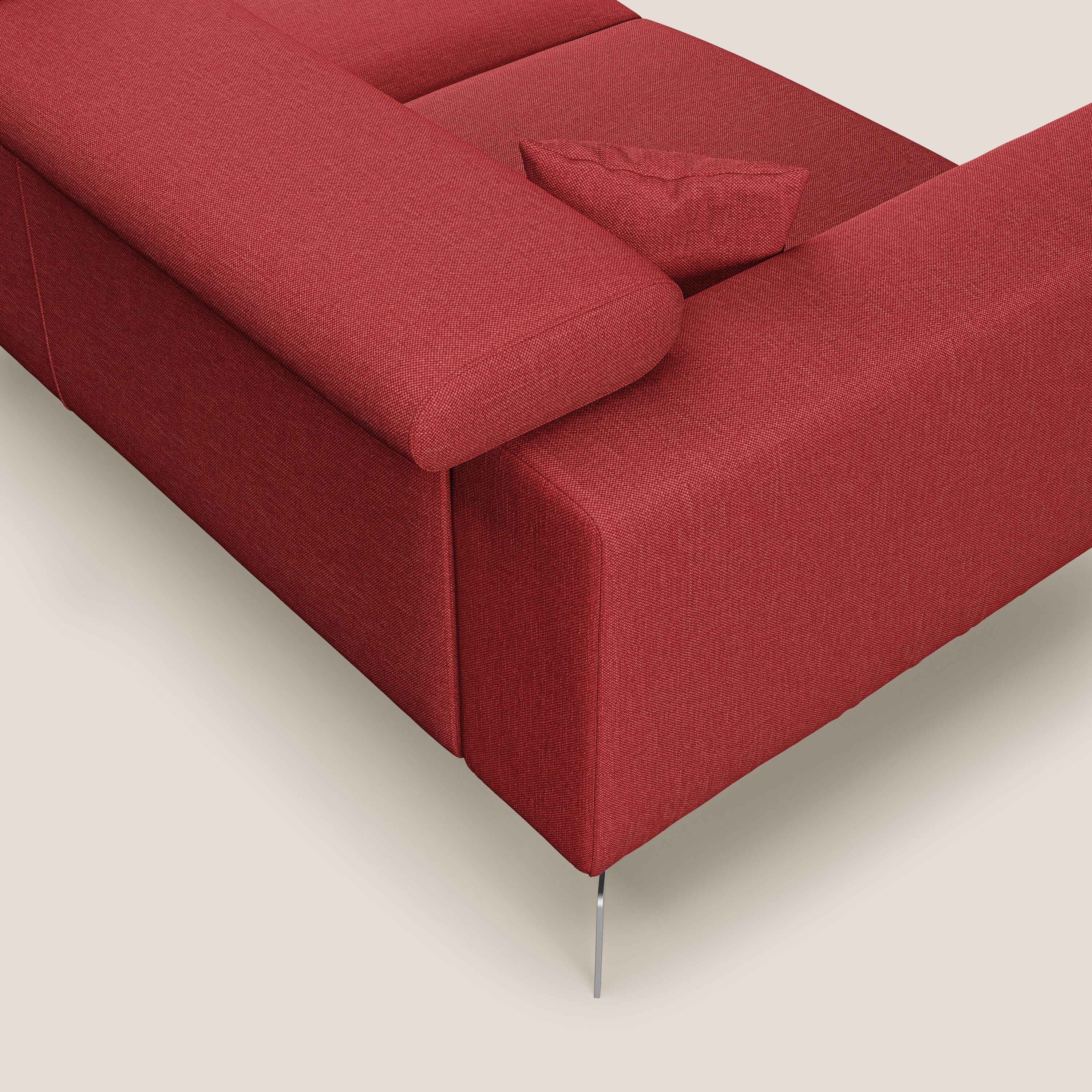 Blade Divano moderno angolare con poggiatesta reclinabili in tessuto impermeabile simil-cotone T13 rosso - divani.store