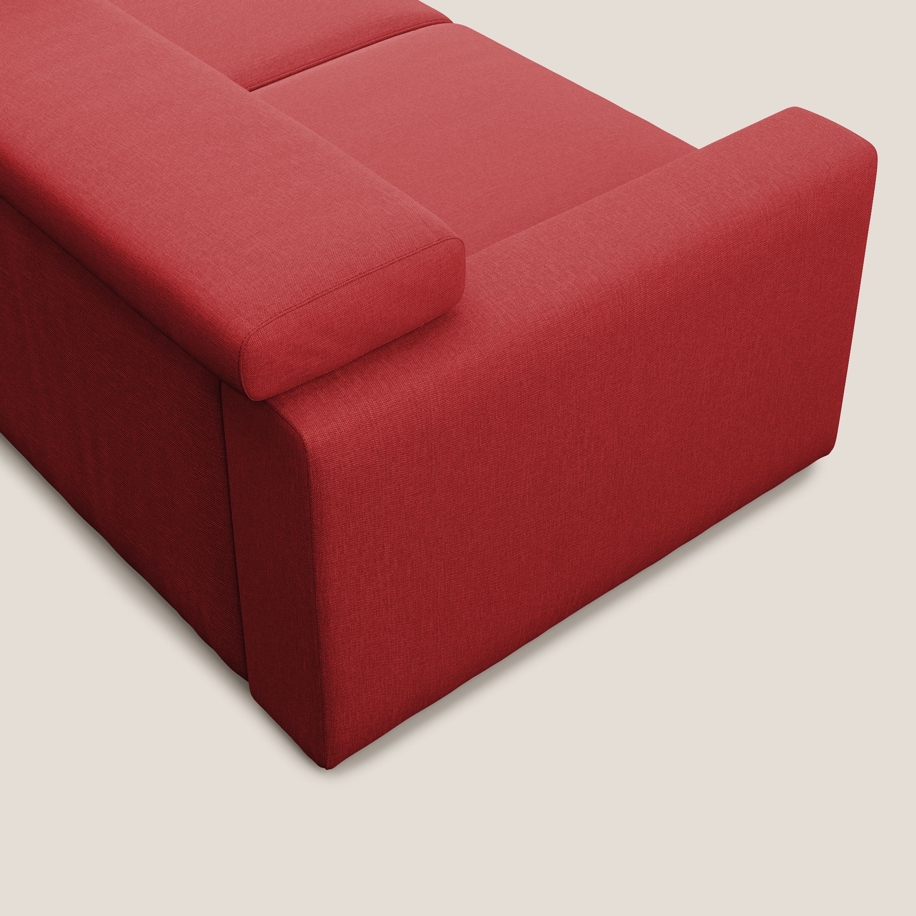 Dylan divano allungabile con pouf estraibile poggiapiedi in tessuto simil cotone impermeabile T13 rosso - divani.store