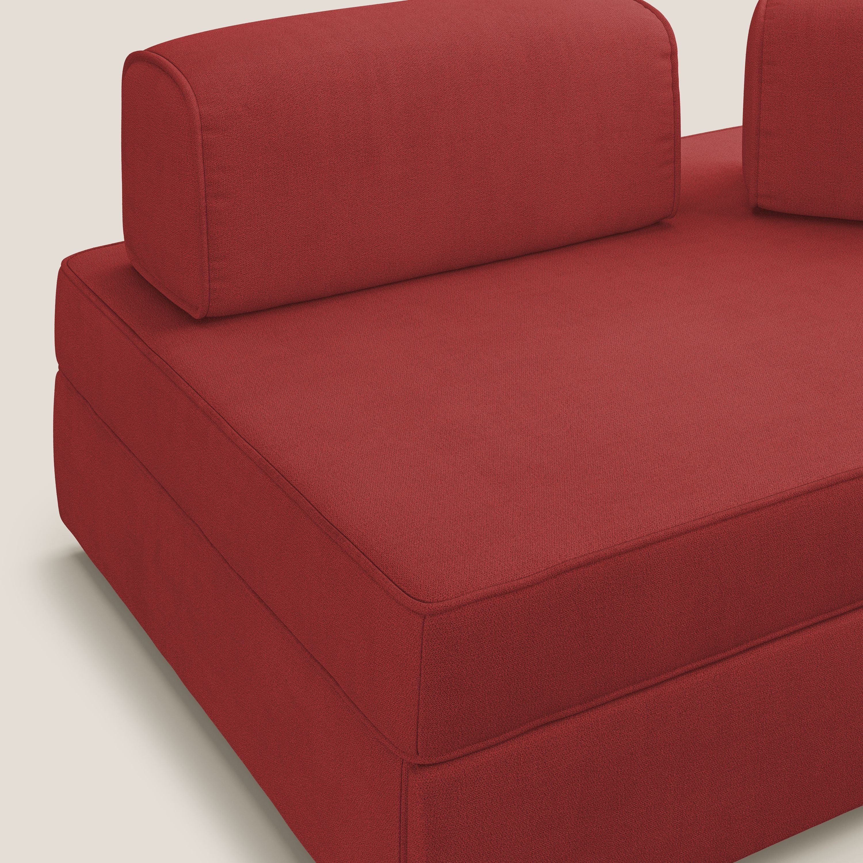 Liberty divano con pouf estraibile e schienali movibili in tessuto morbido impermeabile T02 rosso - divani.store