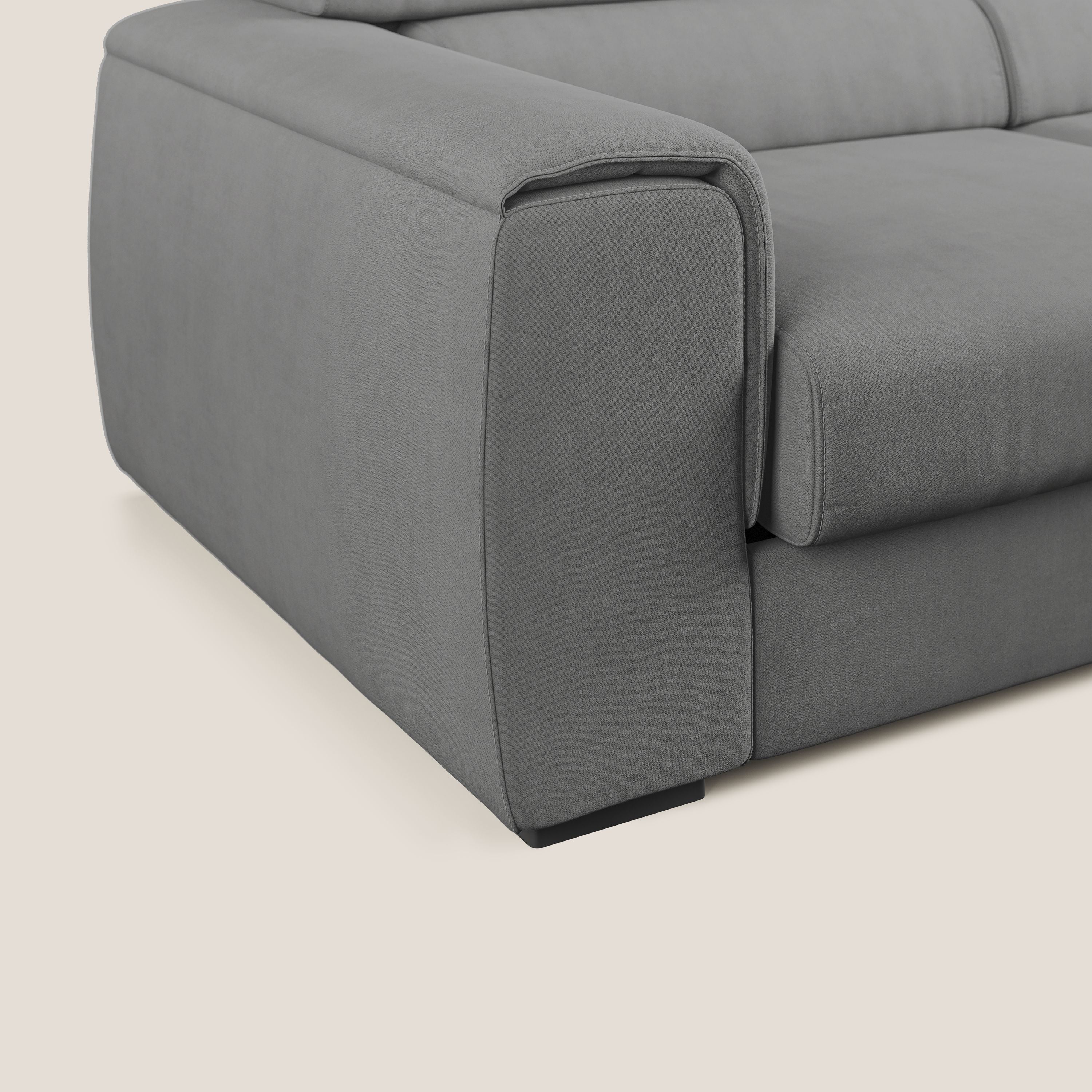 Zeno Divano angolare con pouf estraibile poggiapiedi in tessuto morbido impermeabile T02 grigio - divani.store