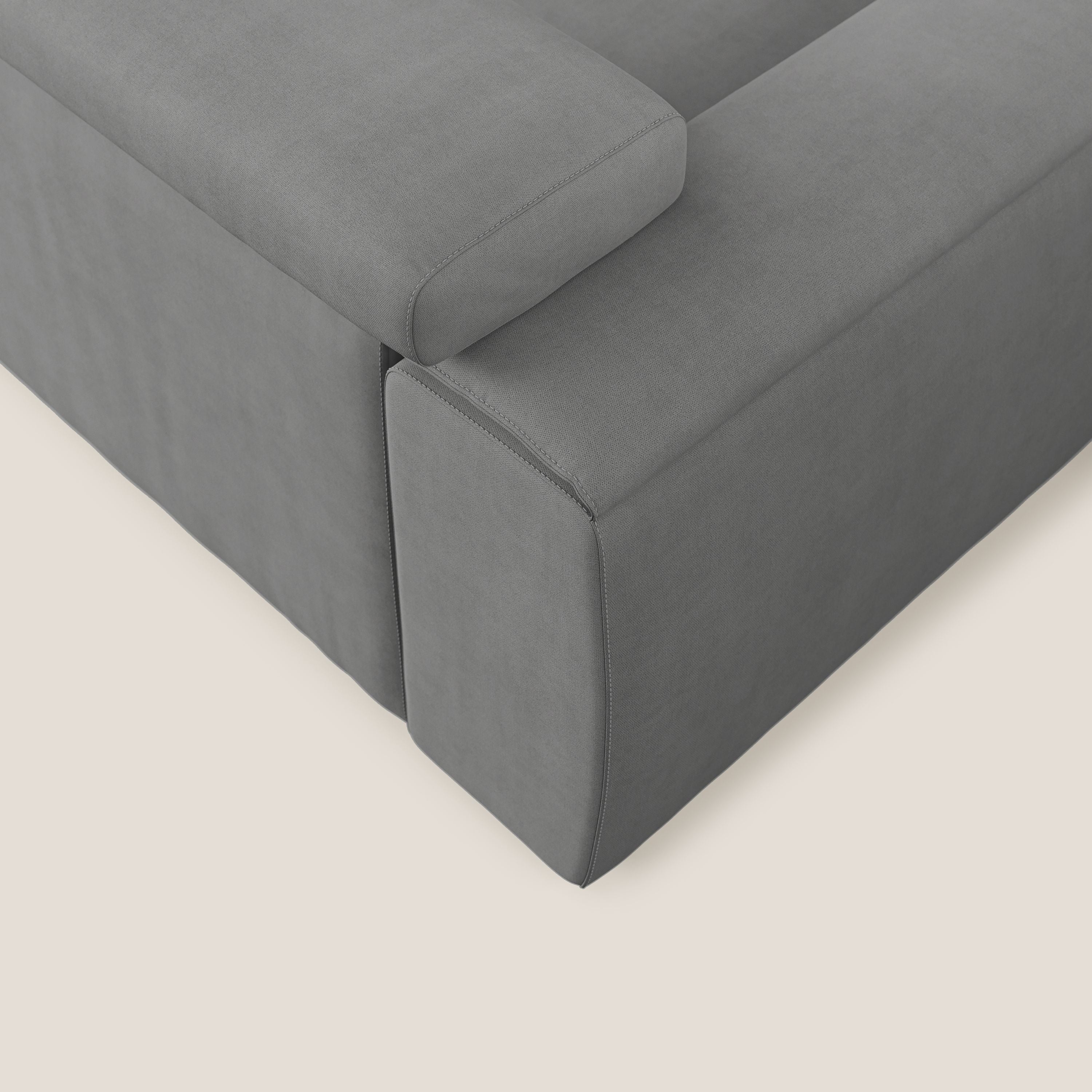 Zeno Divano con pouf estraibile poggiapiedi in tessuto morbido impermeabile T02 grigio - divani.store