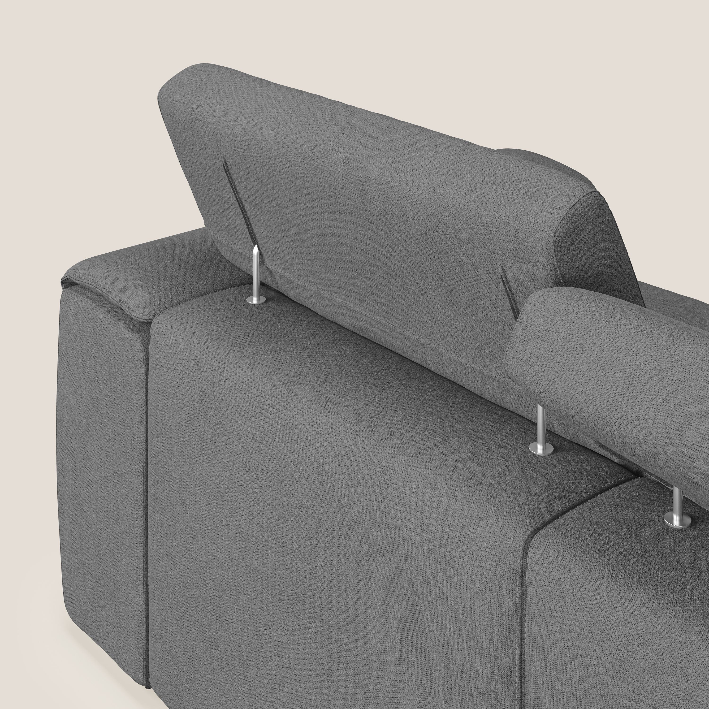 Zeno Divano con pouf estraibile poggiapiedi a 3 sedute in tessuto morbido impermeabile T02 grigio - divani.store