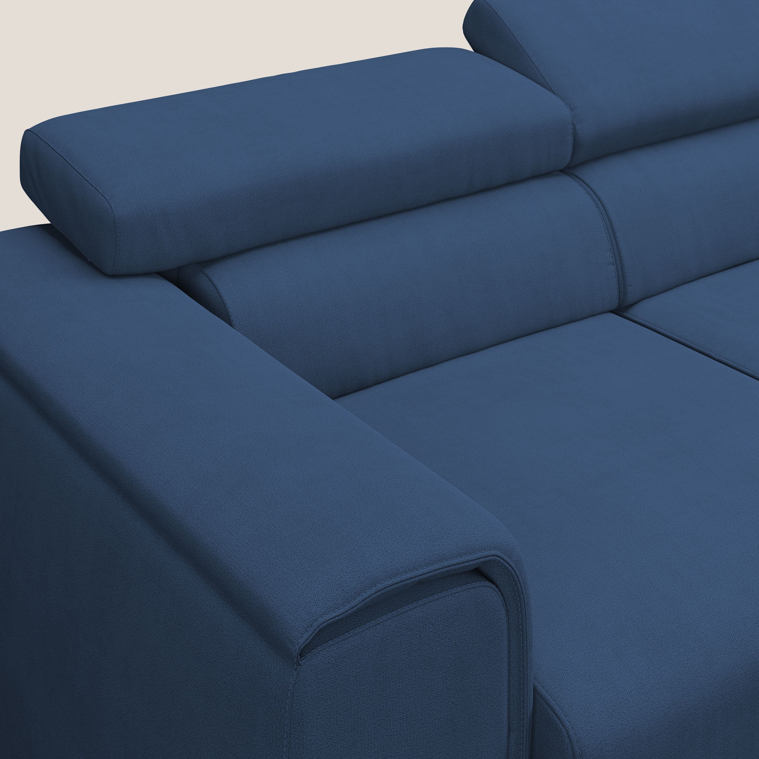 Zeno Divano con pouf estraibile poggiapiedi a 3 sedute in tessuto morbido impermeabile T02 blu - divani.store