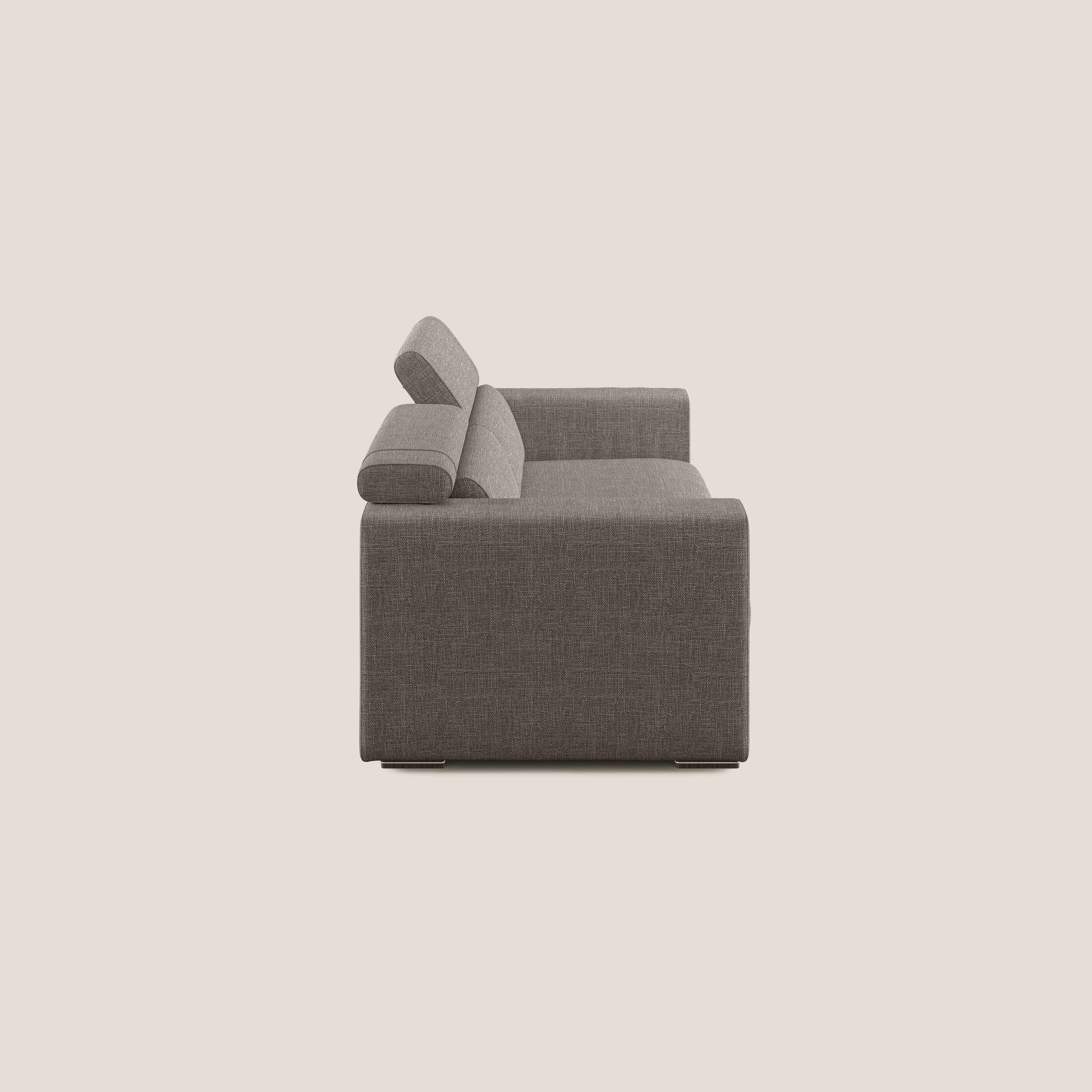 Vegas divano con poggiatesta reclinabili in morbido tessuto impermeabile T06 marrone - divani.store