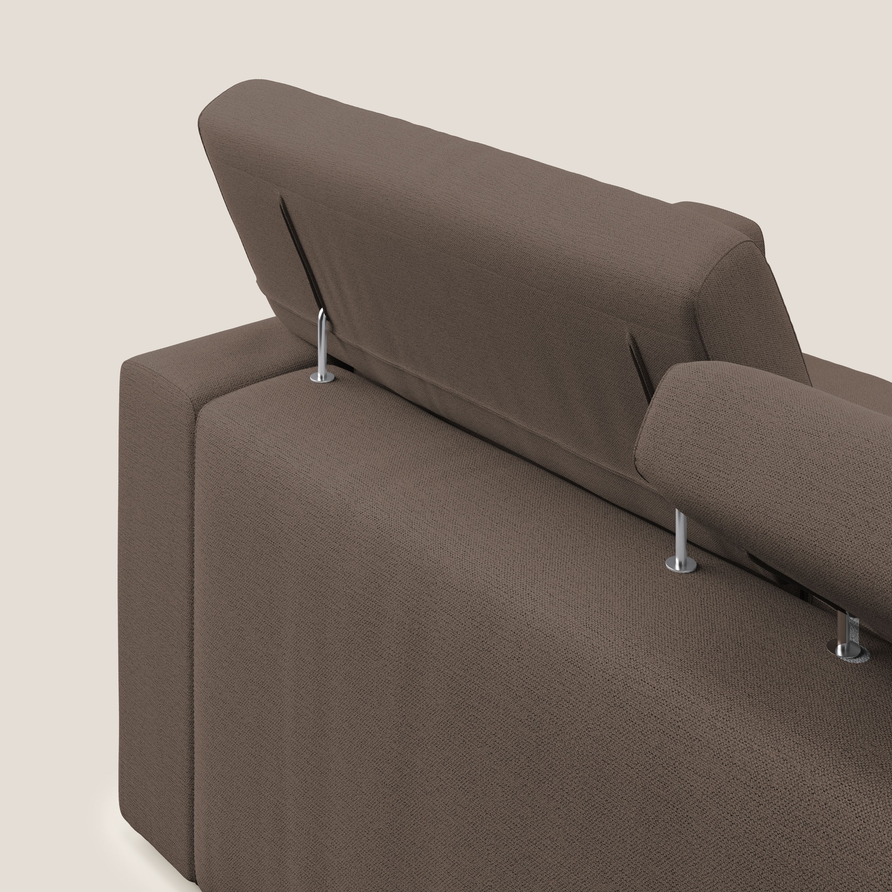 Dylan divano a 3 sedute con pouf estraibile poggiapiedi in tessuto fiammato simil cotone impermeabile T19 marrone - divani.store