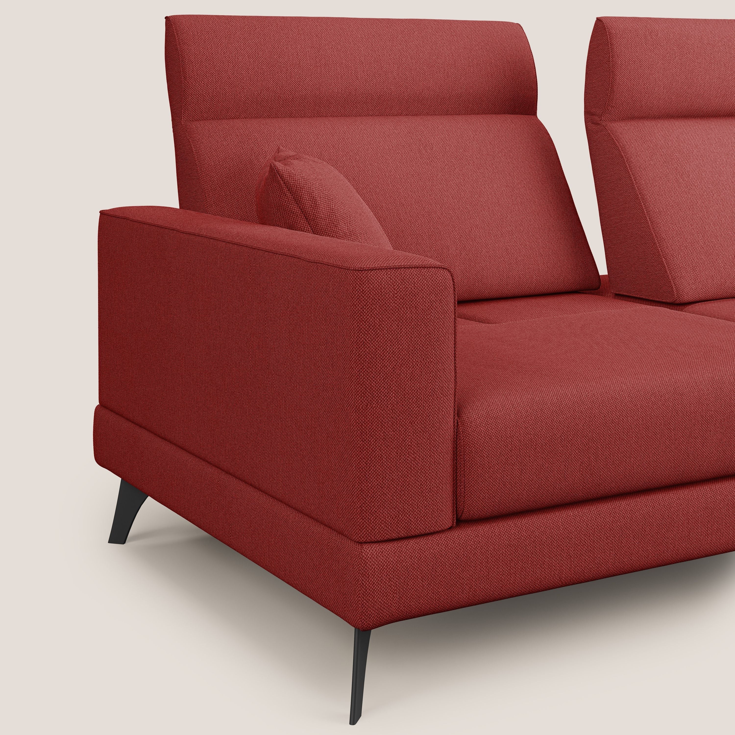 Slide Divano con schienali traslanti e poggiatesta in tessuto smacchiabile T05 rosso - divani.store