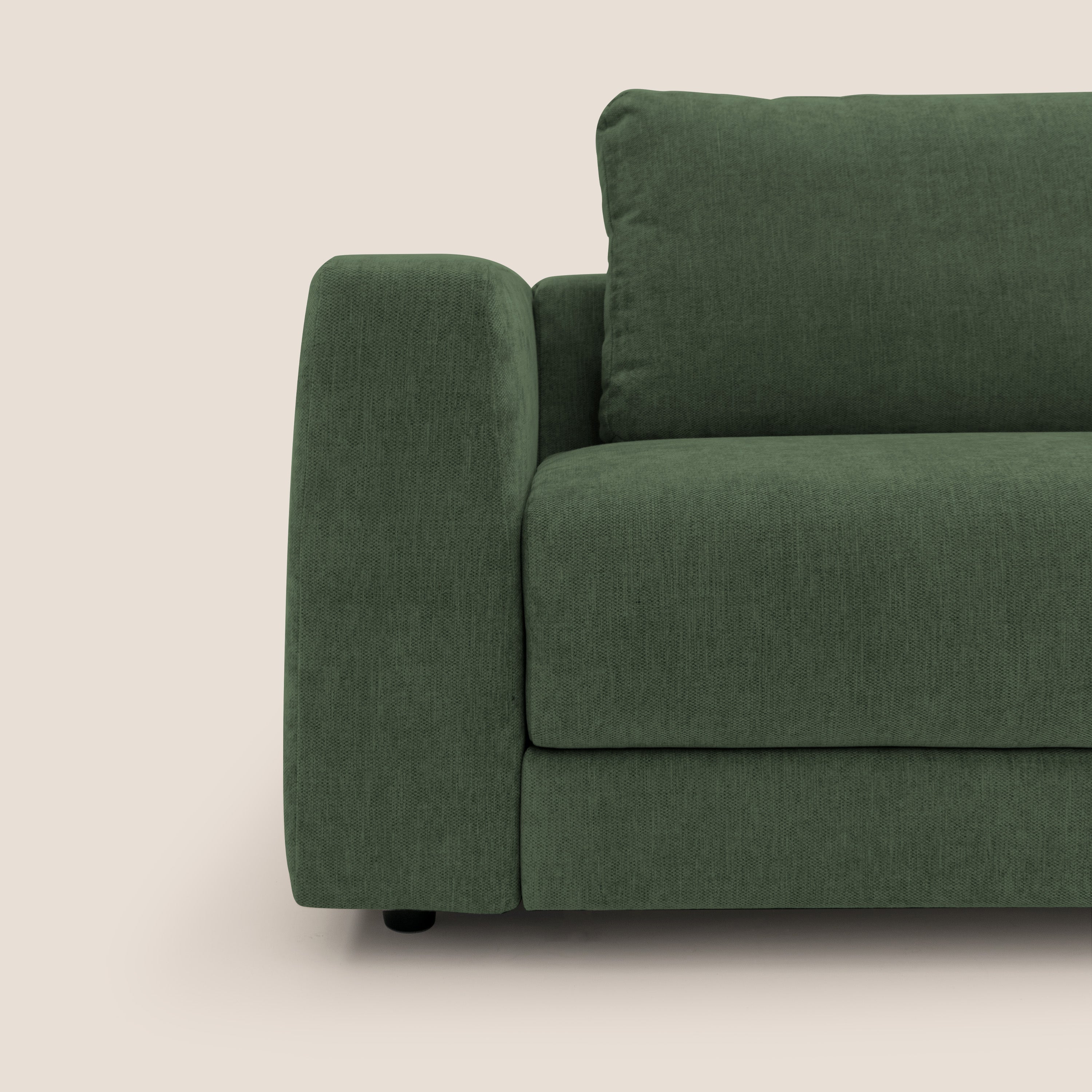 Freia Divano letto minimal materasso h15 cm con morbidi schienali in tessuto impermeabile T14 verde - divani.store