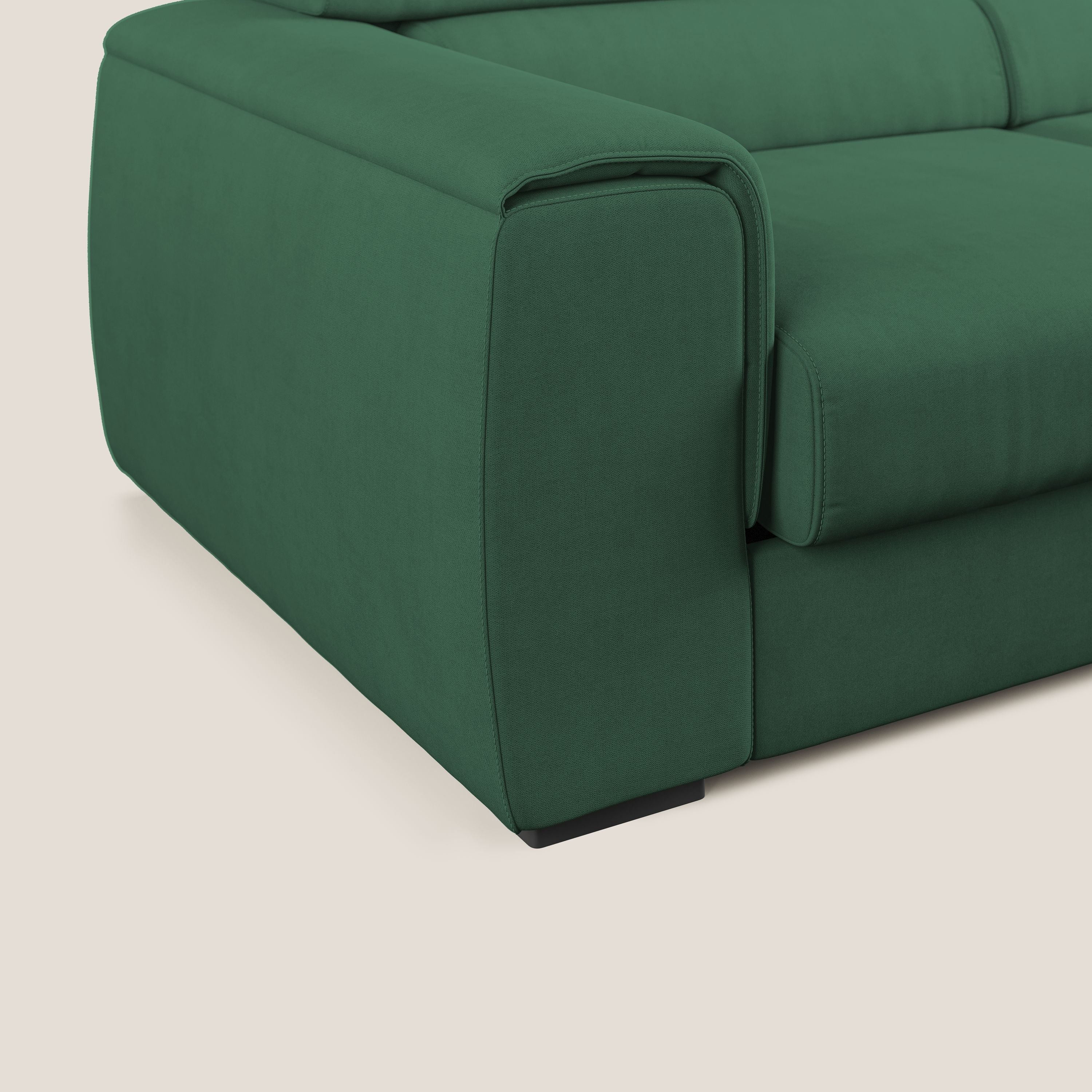 Zeno Divano angolare con pouf estraibile poggiapiedi in tessuto morbido impermeabile T02 verde - divani.store