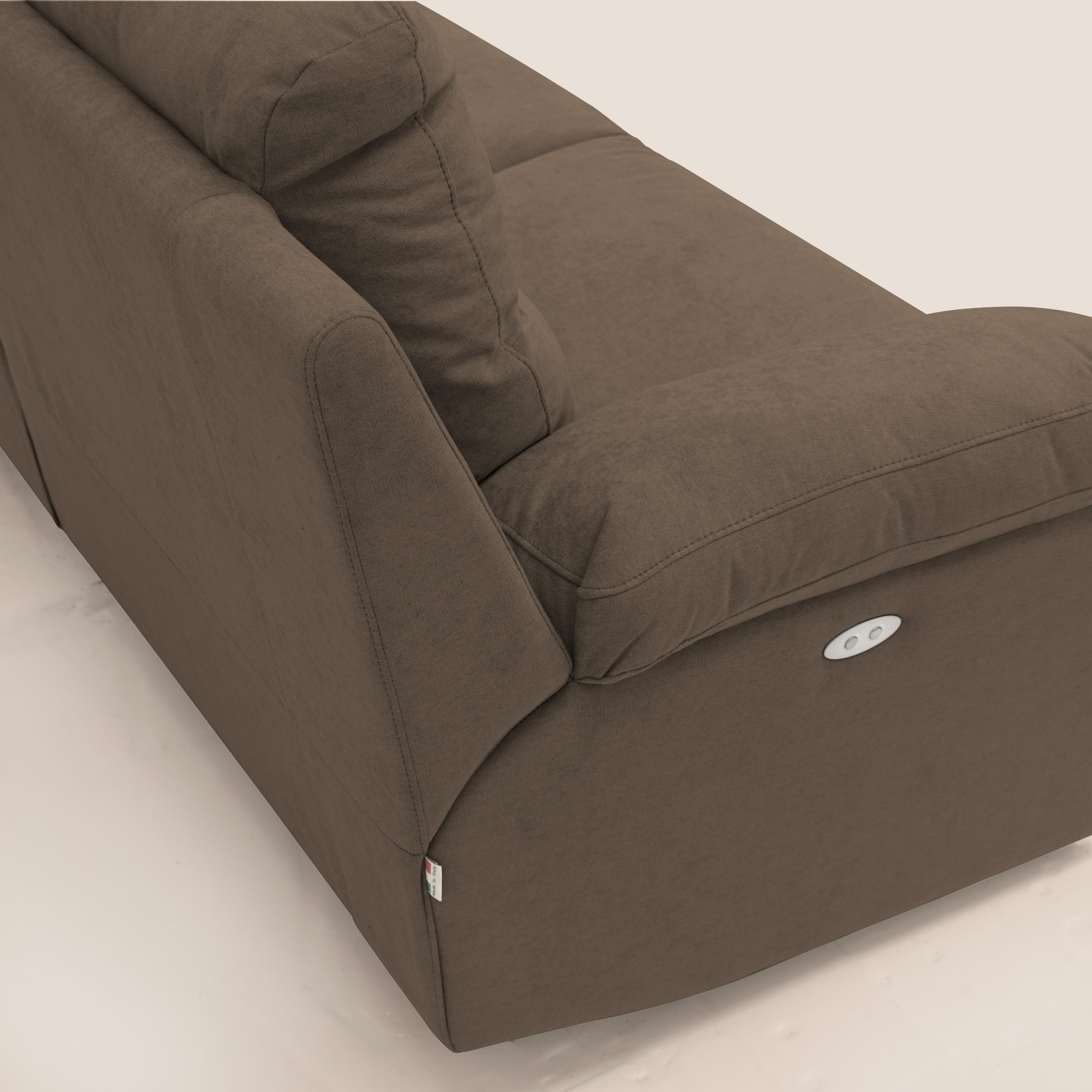 Romeo Divano relax con recliner elettrico in morbido tessuto impermeabile T02 marrone - divani.store