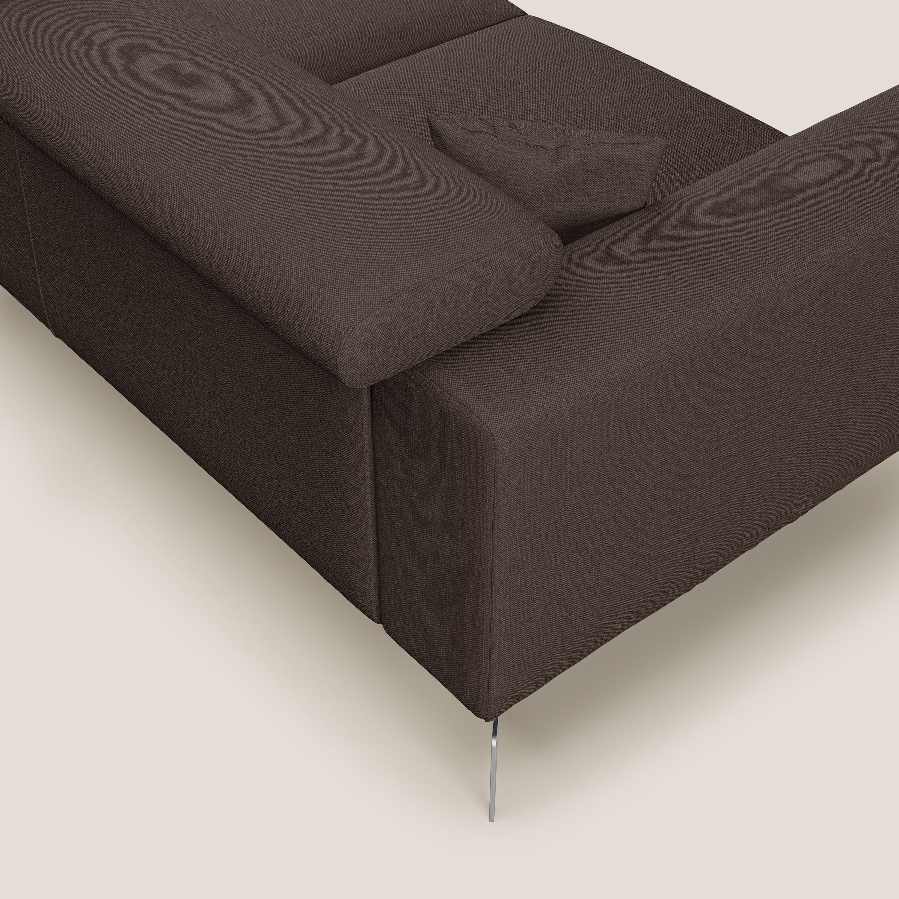 Blade Divano moderno angolare con poggiatesta reclinabili in tessuto impermeabile simil-cotone T13 marrone - divani.store