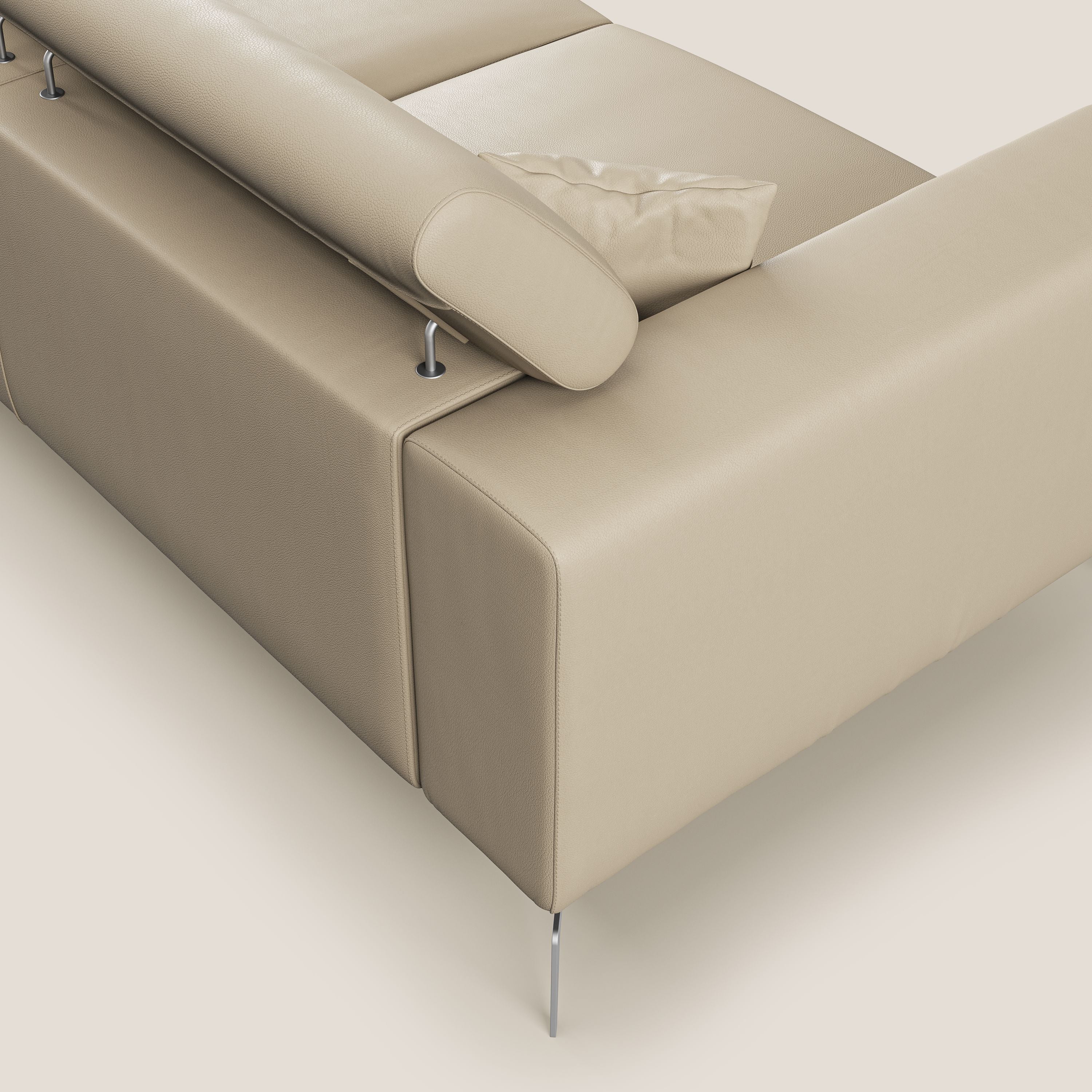 Blade Divano moderno con poggiatesta reclinabili in Ecopelle T04 panna - divani.store