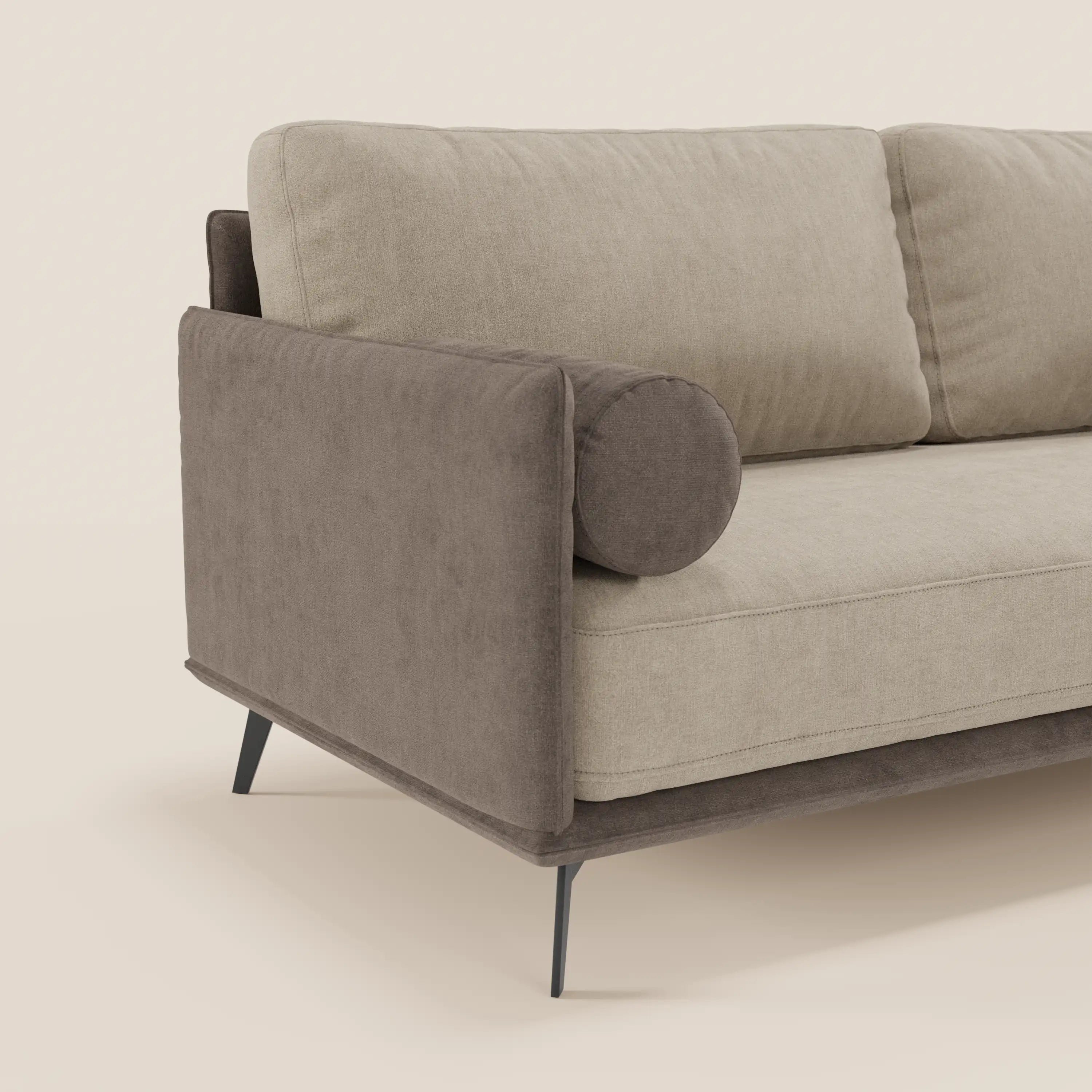 Basalto Divano lineare 2 o 3 posti Bicolore con seduta unica e base in metallo in tessuto smacchiabile T31 - divani.store