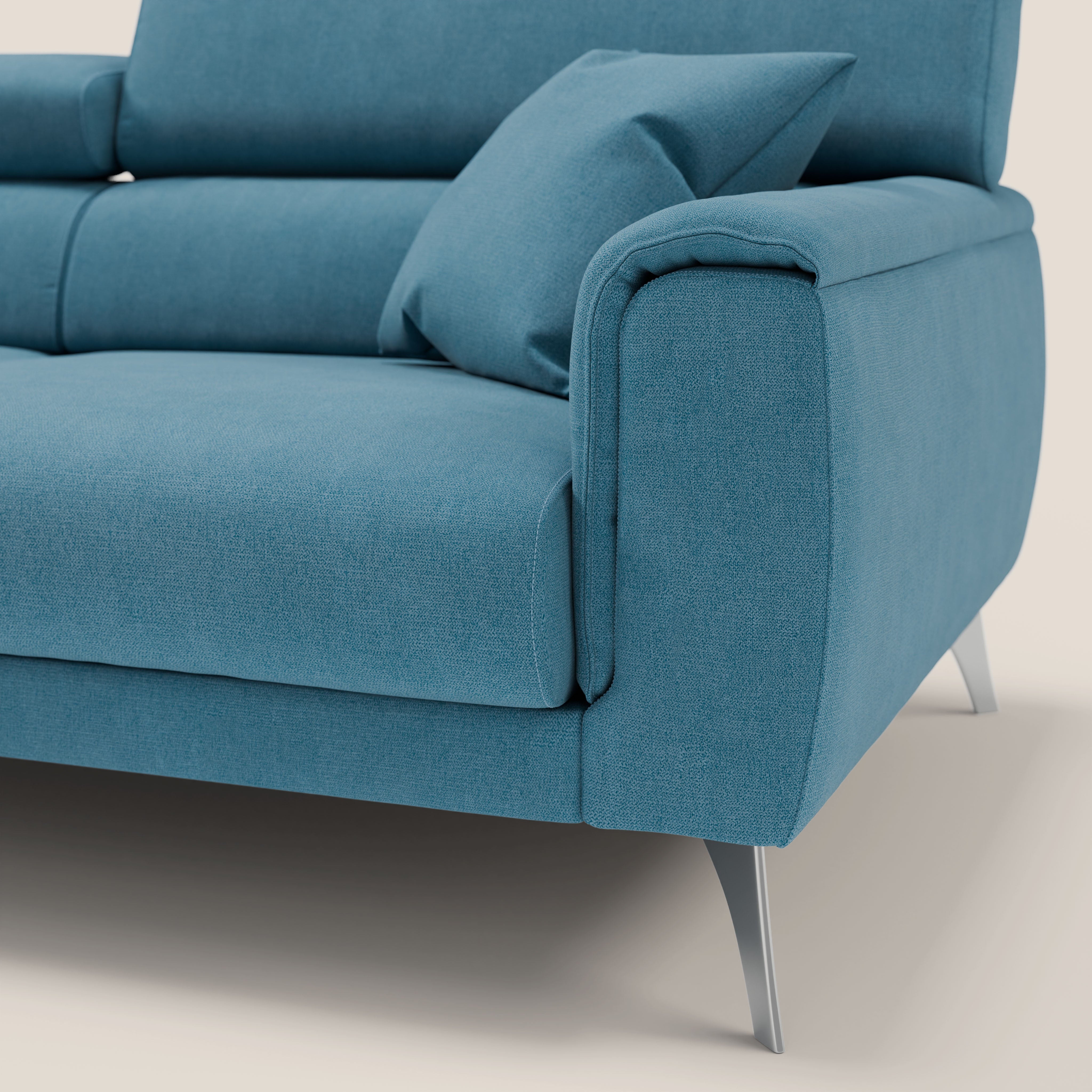 Caravaggio divano con sedute allungabili e poggiatesta reclinabili in tessuto impermeabile T02 azzurro - divani.store