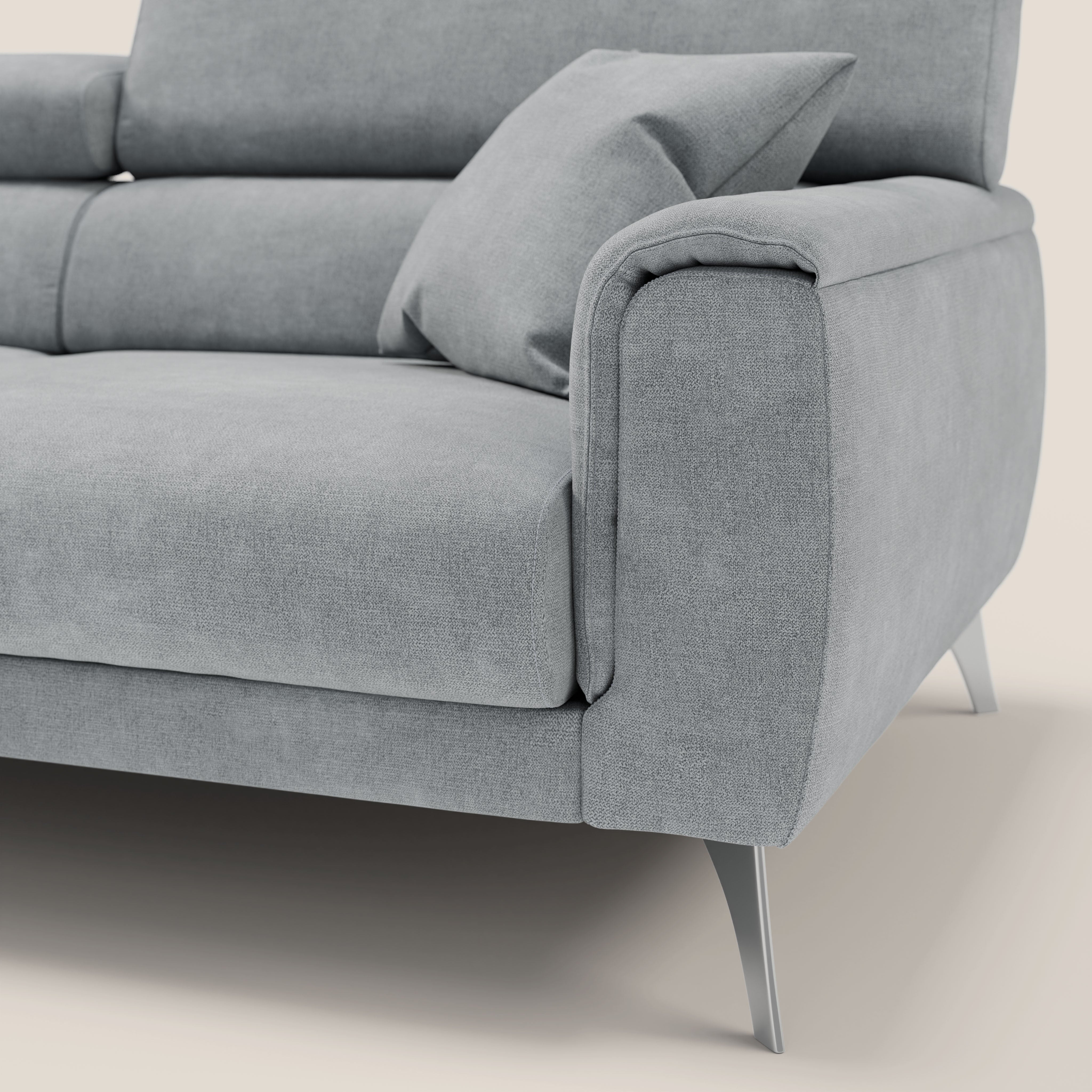 Caravaggio divano con sedute allungabili e poggiatesta reclinabili in tessuto impermeabile T02 grigio chiaro - divani.store