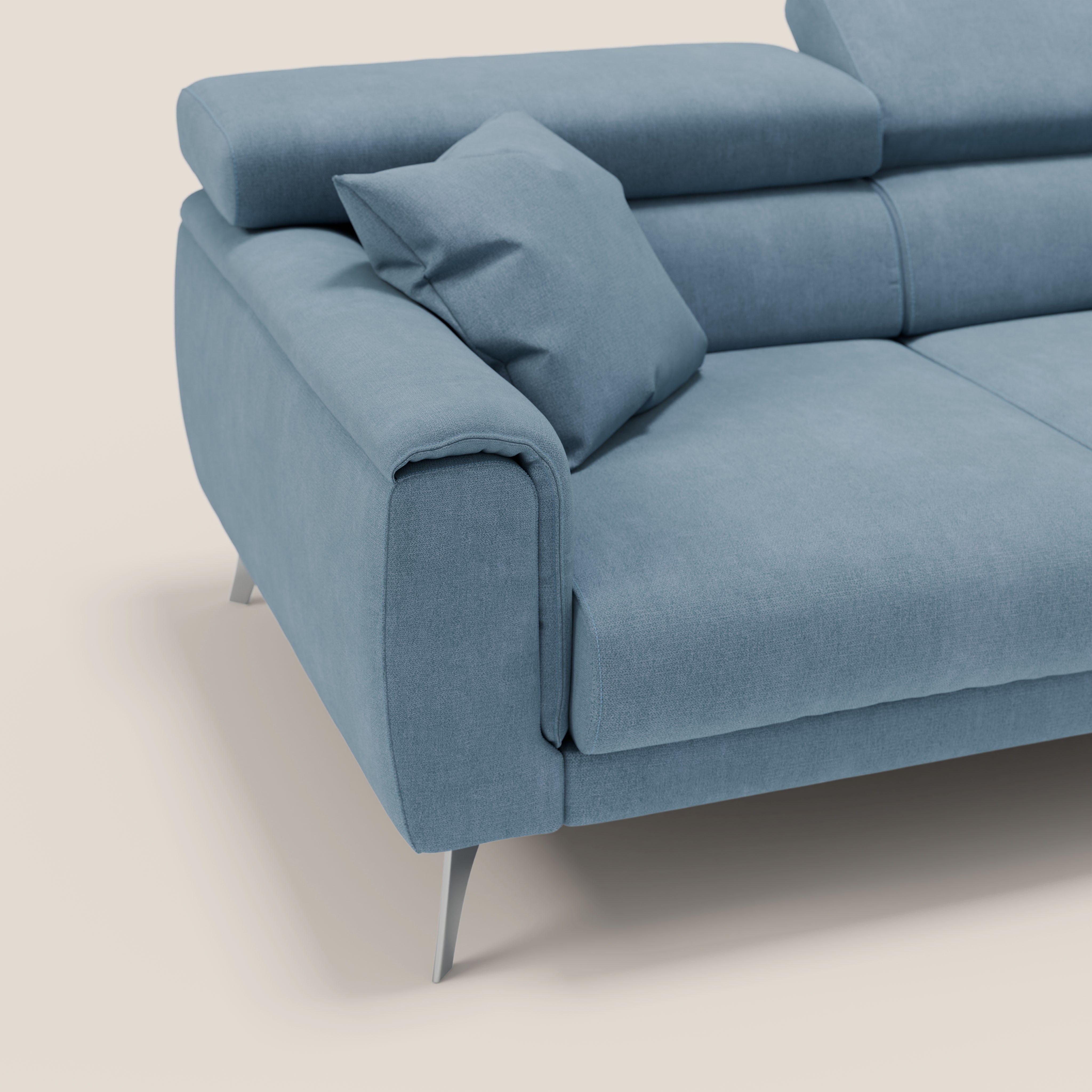 Caravaggio divano con 3 sedute allungabili indipendenti e poggiatesta reclinabili in tessuto impermeabile T02 carta da zucchero - divani.store