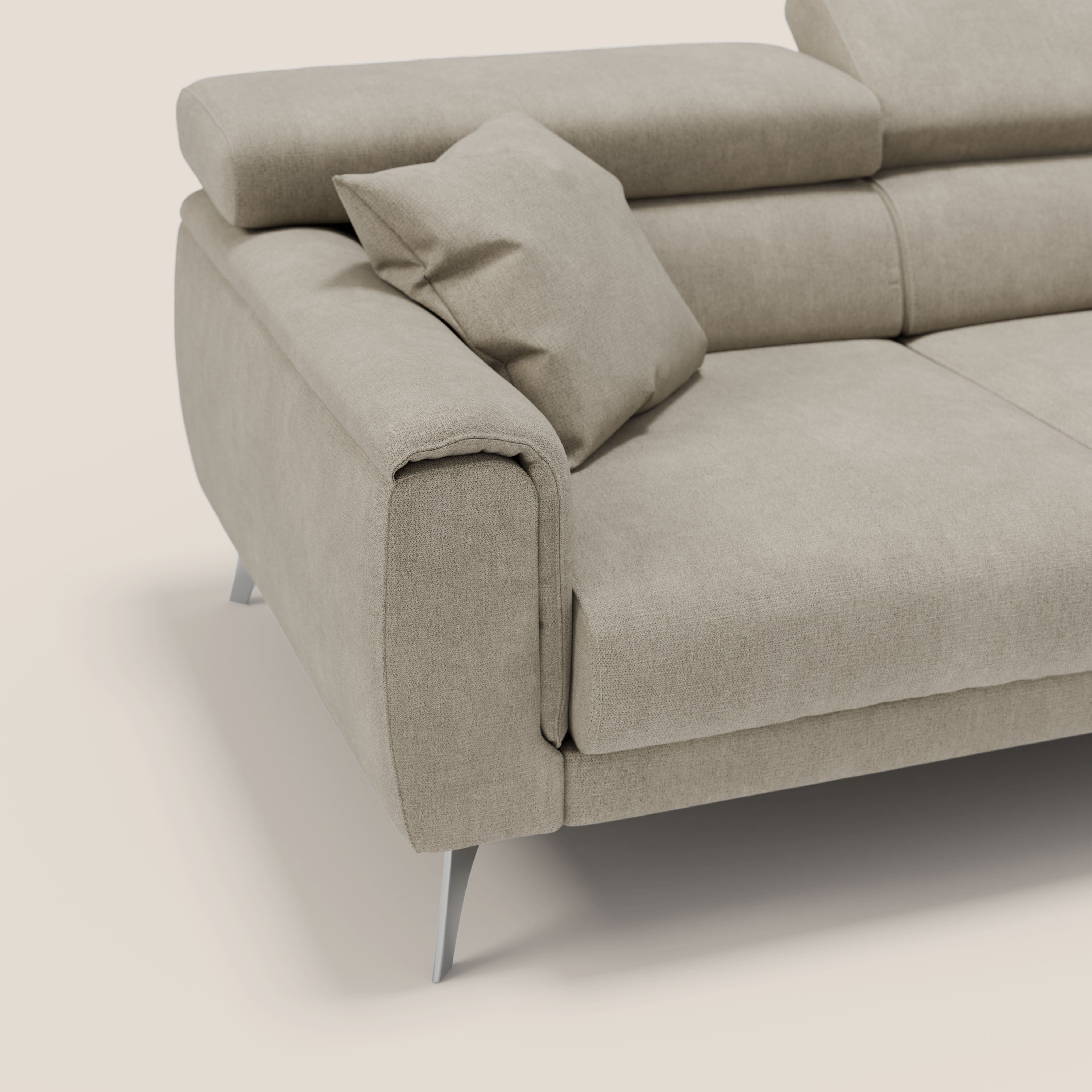 Caravaggio divano con 3 sedute allungabili indipendenti e poggiatesta reclinabili in tessuto impermeabile T02 panna - divani.store