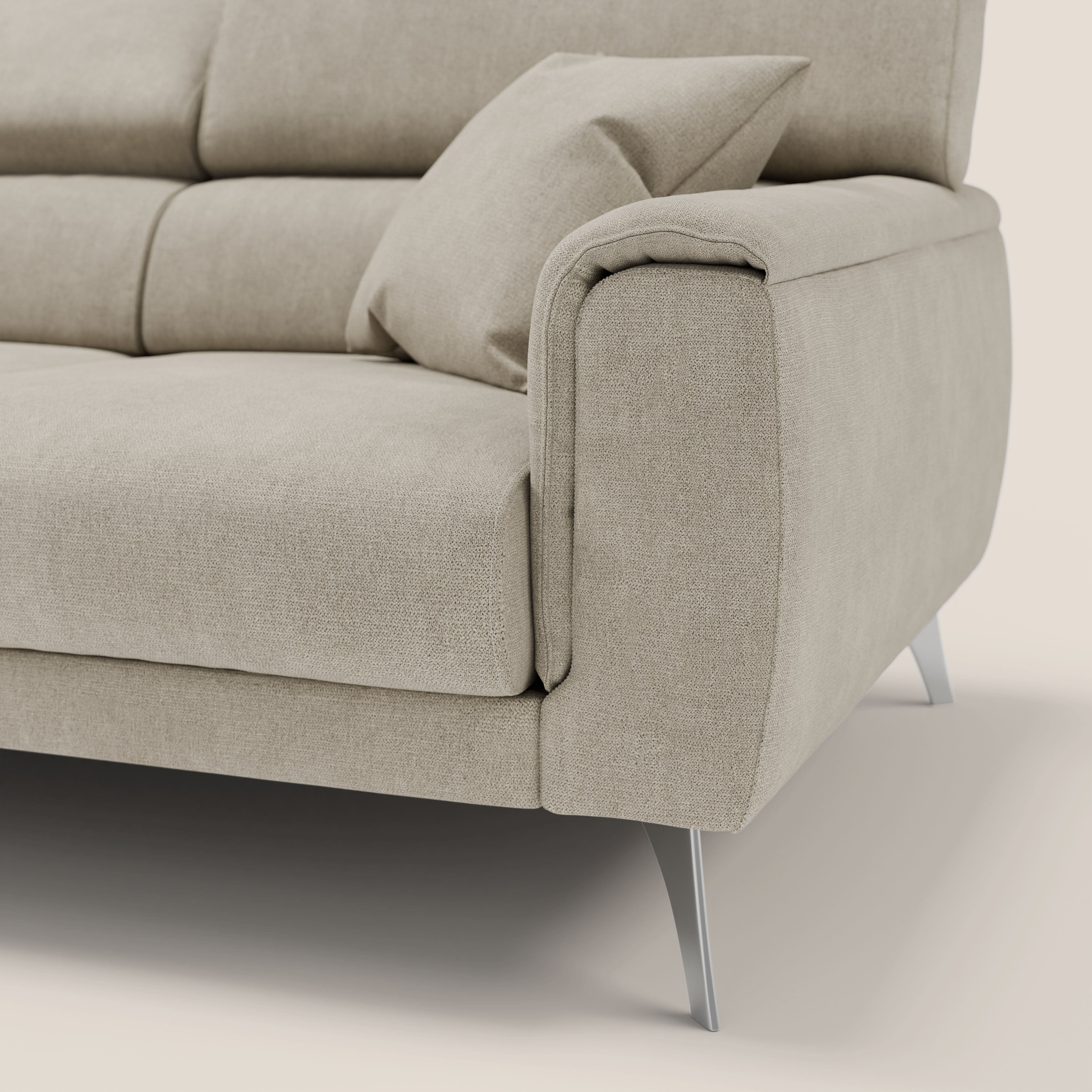 Caravaggio divano con 3 sedute allungabili indipendenti e poggiatesta reclinabili in tessuto impermeabile T02 panna - divani.store