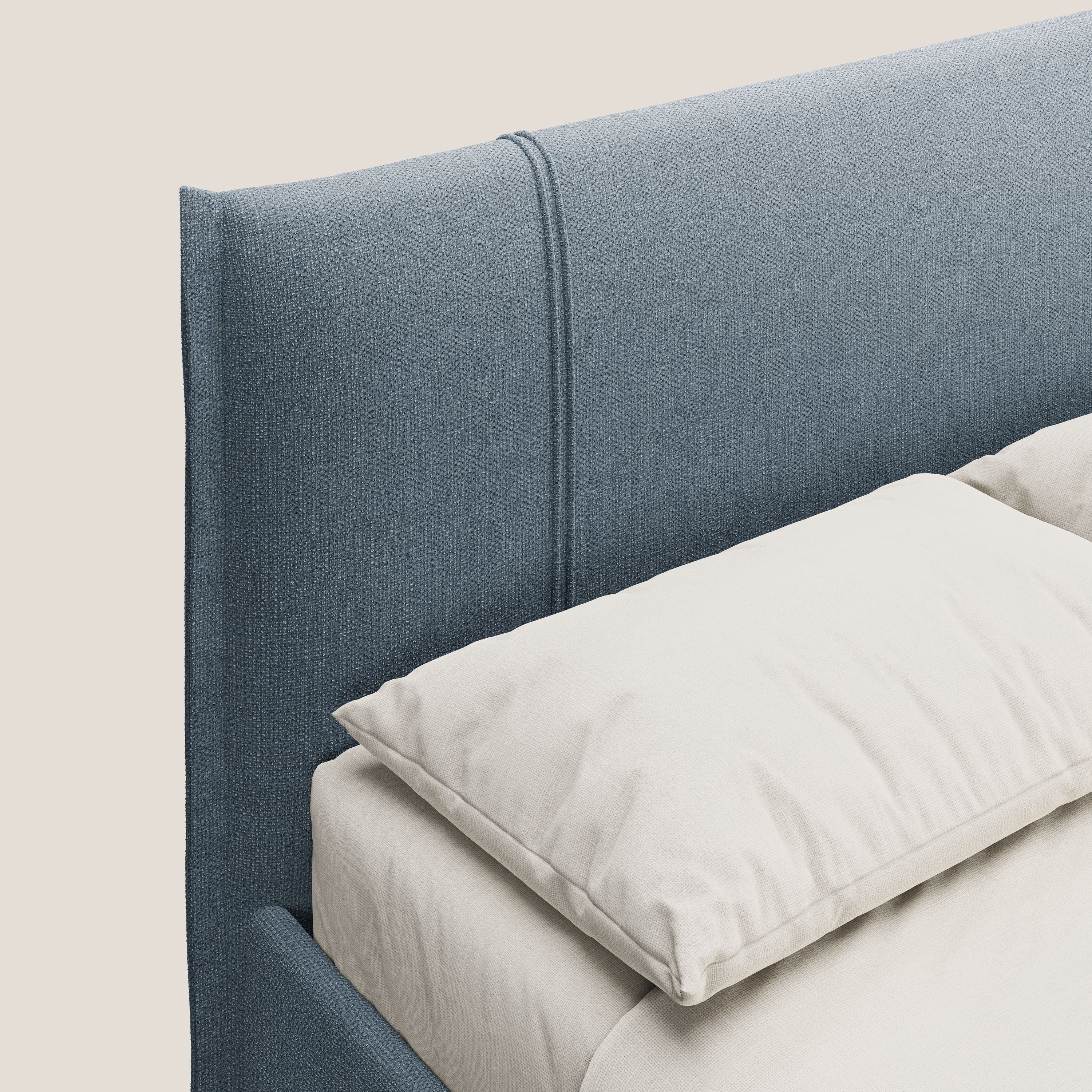 Alicia letto imbottito con vano contenitore in tessuto impermeabile T14 carta da zucchero - divani.store