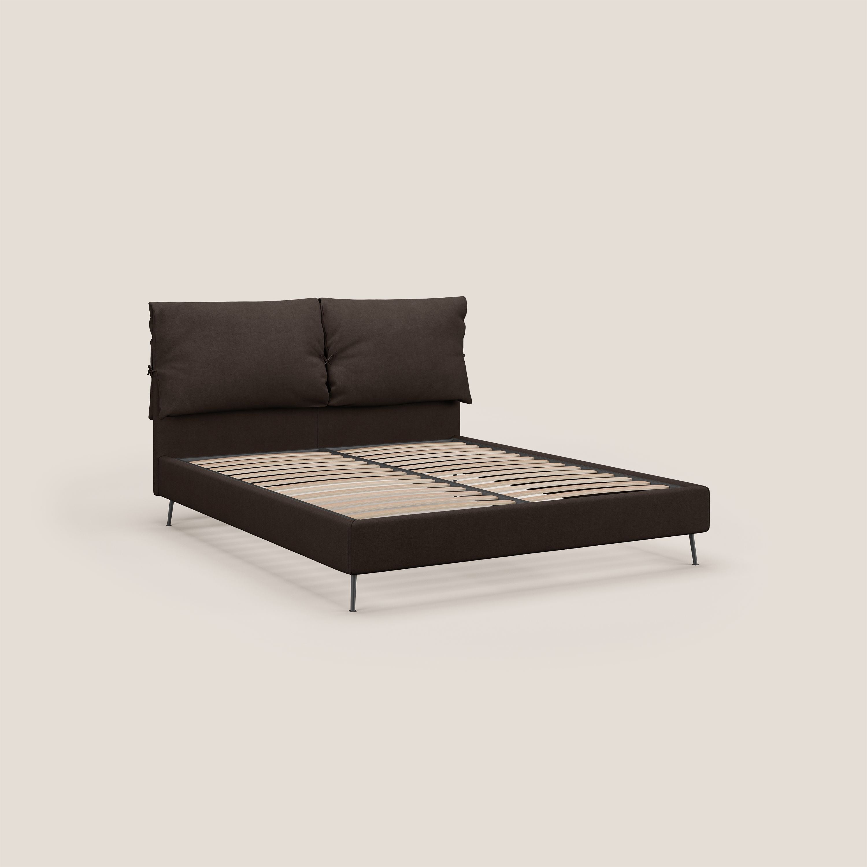 Artemisia letto imbottito con piedini alti sfoderabile in tessuto smacchiabile T17 marrone - divani.store