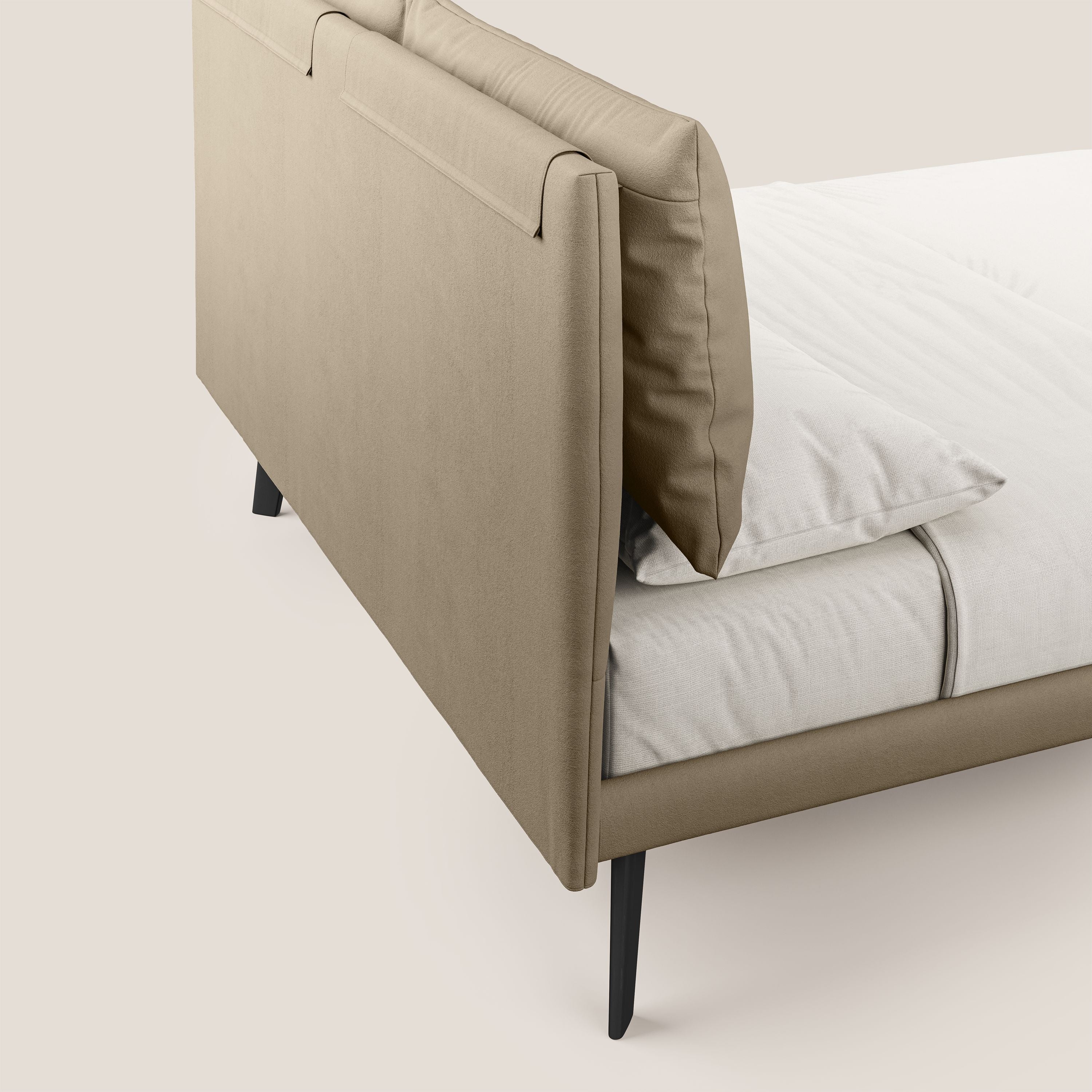 Astrid letto imbottito con piedi in legno in microfibra smacchiabile T11 tortora - divani.store