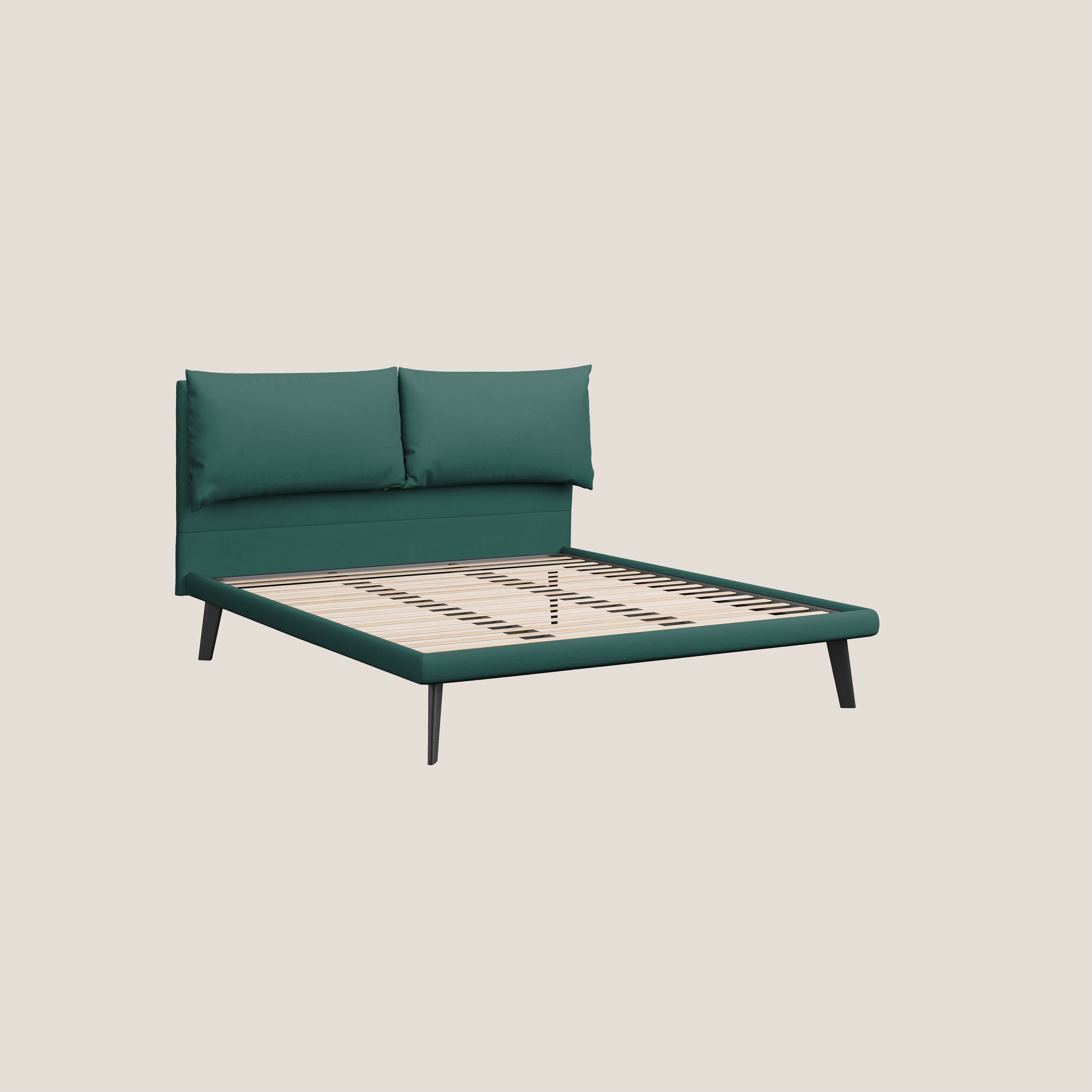 Astrid letto imbottito con piedi in legno in microfibra smacchiabile T11 petrolio - divani.store