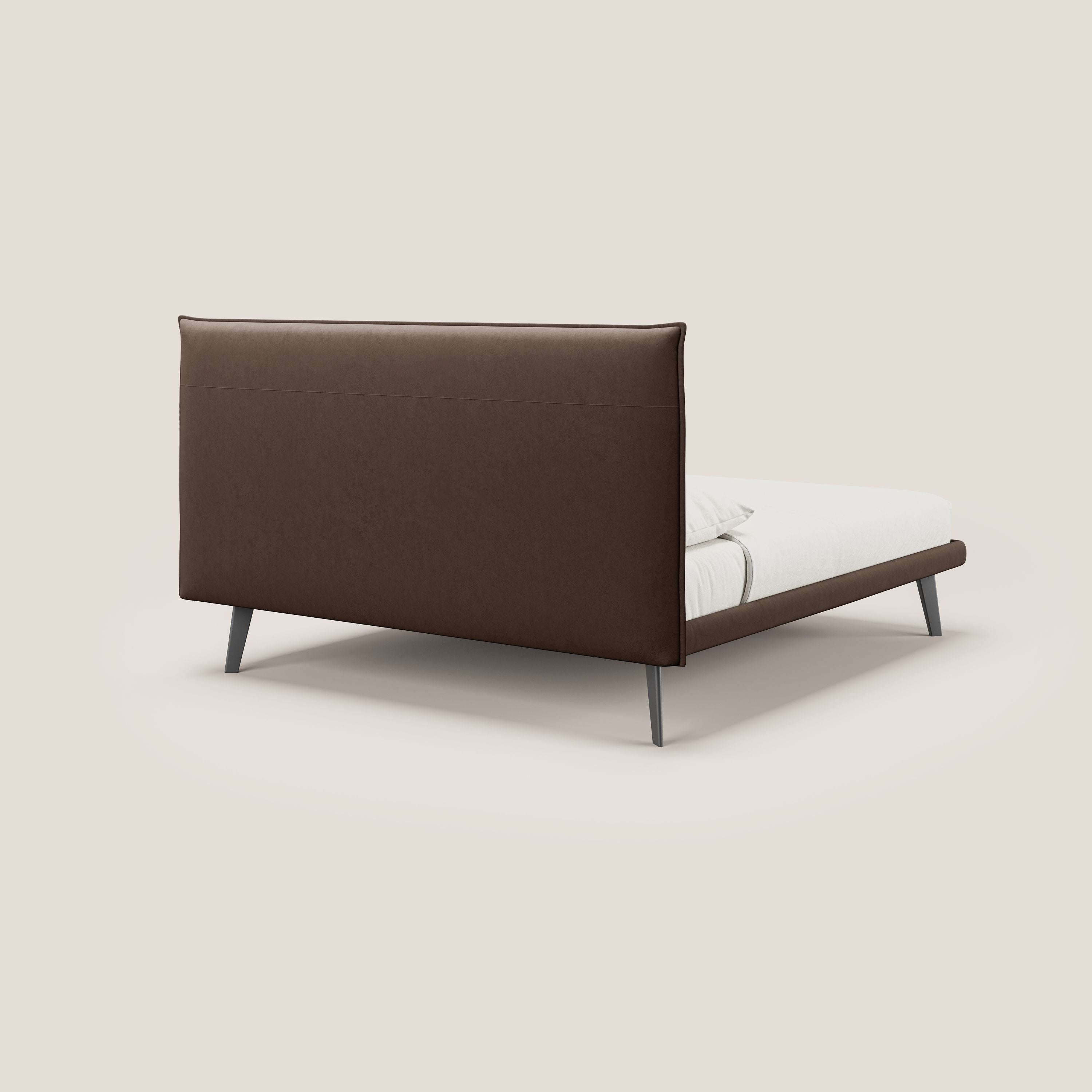 Brigitte letto con testata trapuntata piedi alti in mogano e tessuto impermeabile T09 marrone - divani.store