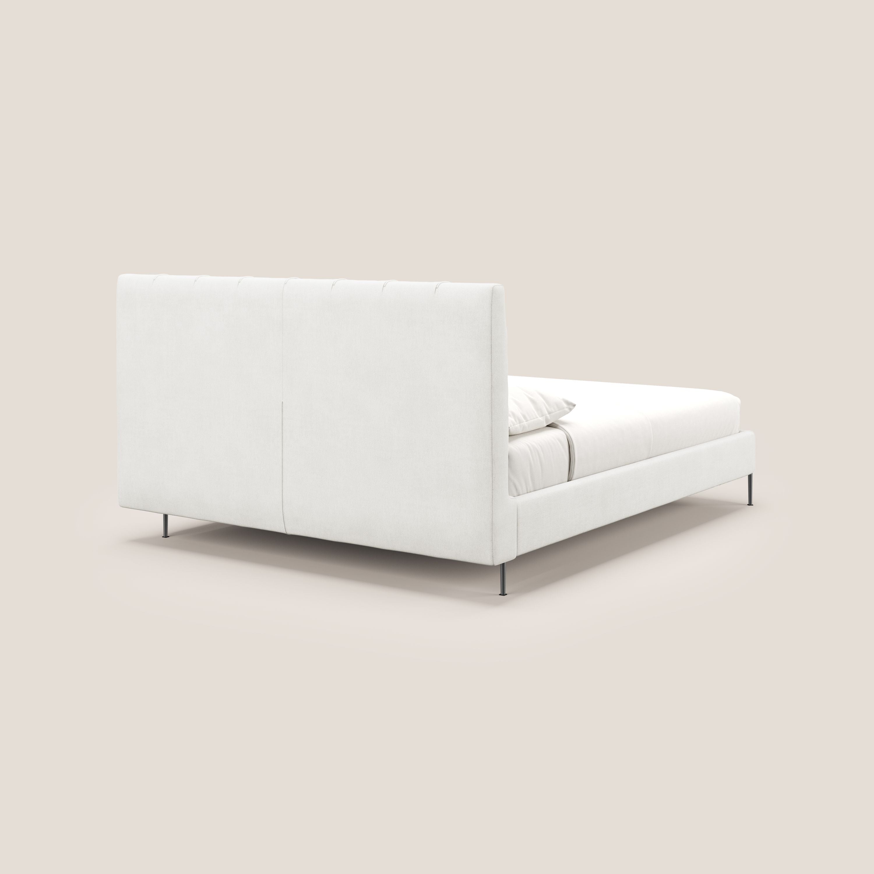 Calliope letto imbottito piedini alti completamente sfoderabile in tessuto smacchiabile T17 bianco - divani.store