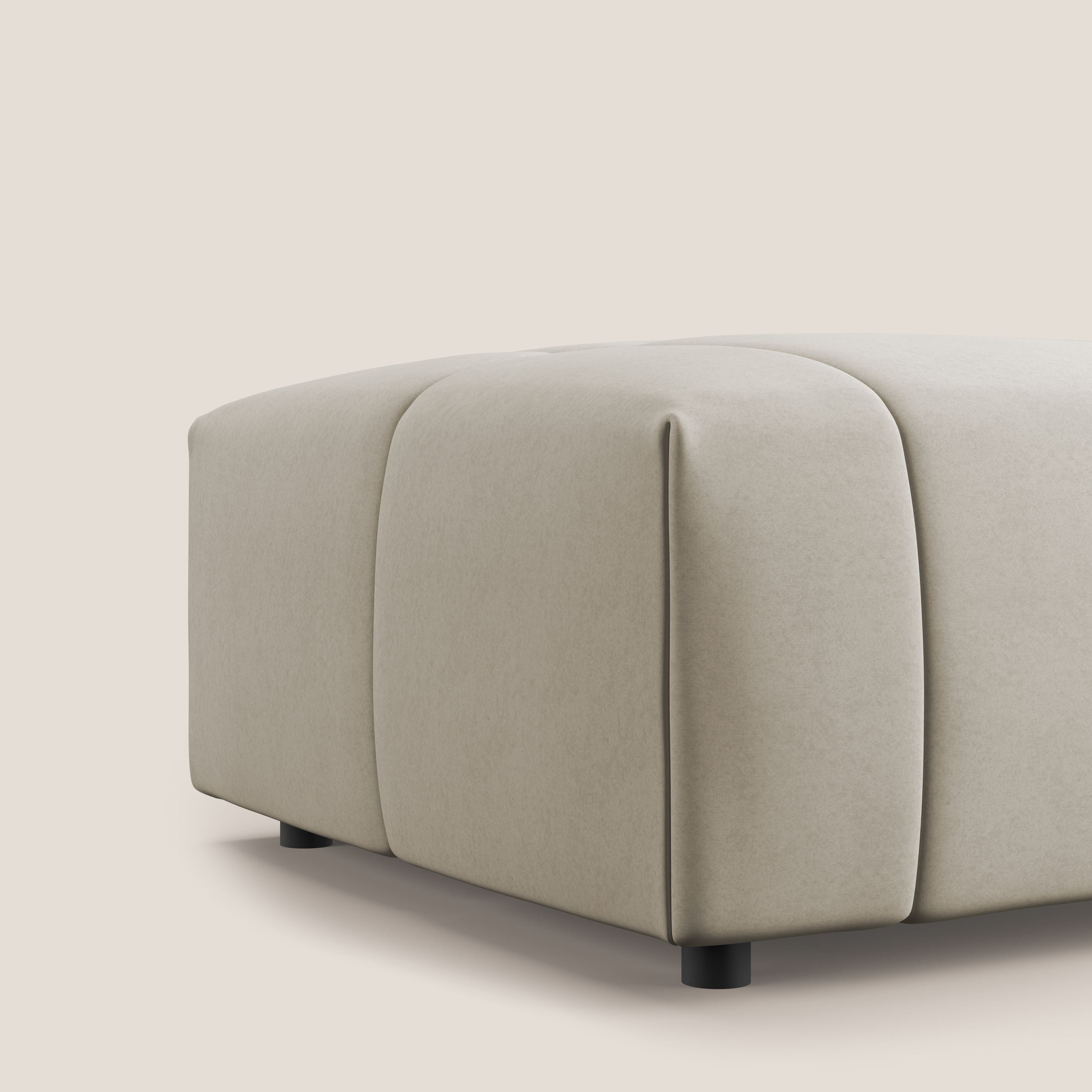 Giotto pouf in morbida microfibra effetto velluto impermeabile idrorepellente T09 beige - divani.store