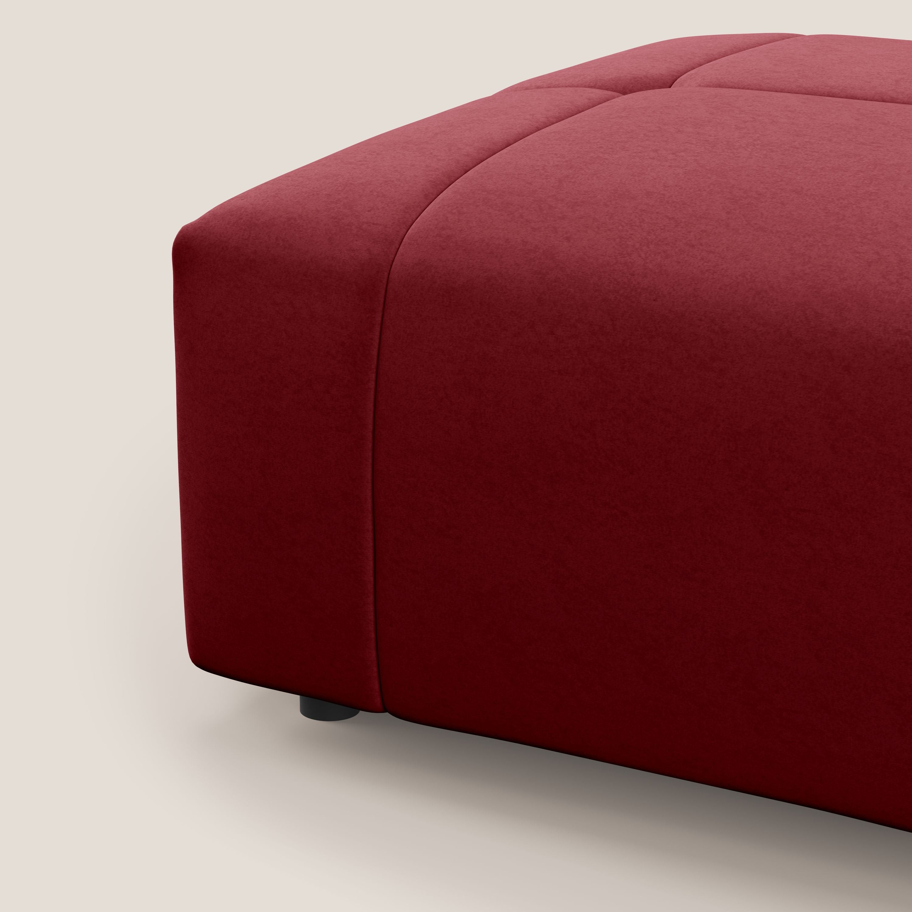 Giotto pouf in morbida microfibra effetto velluto impermeabile idrorepellente T09 rosso - divani.store