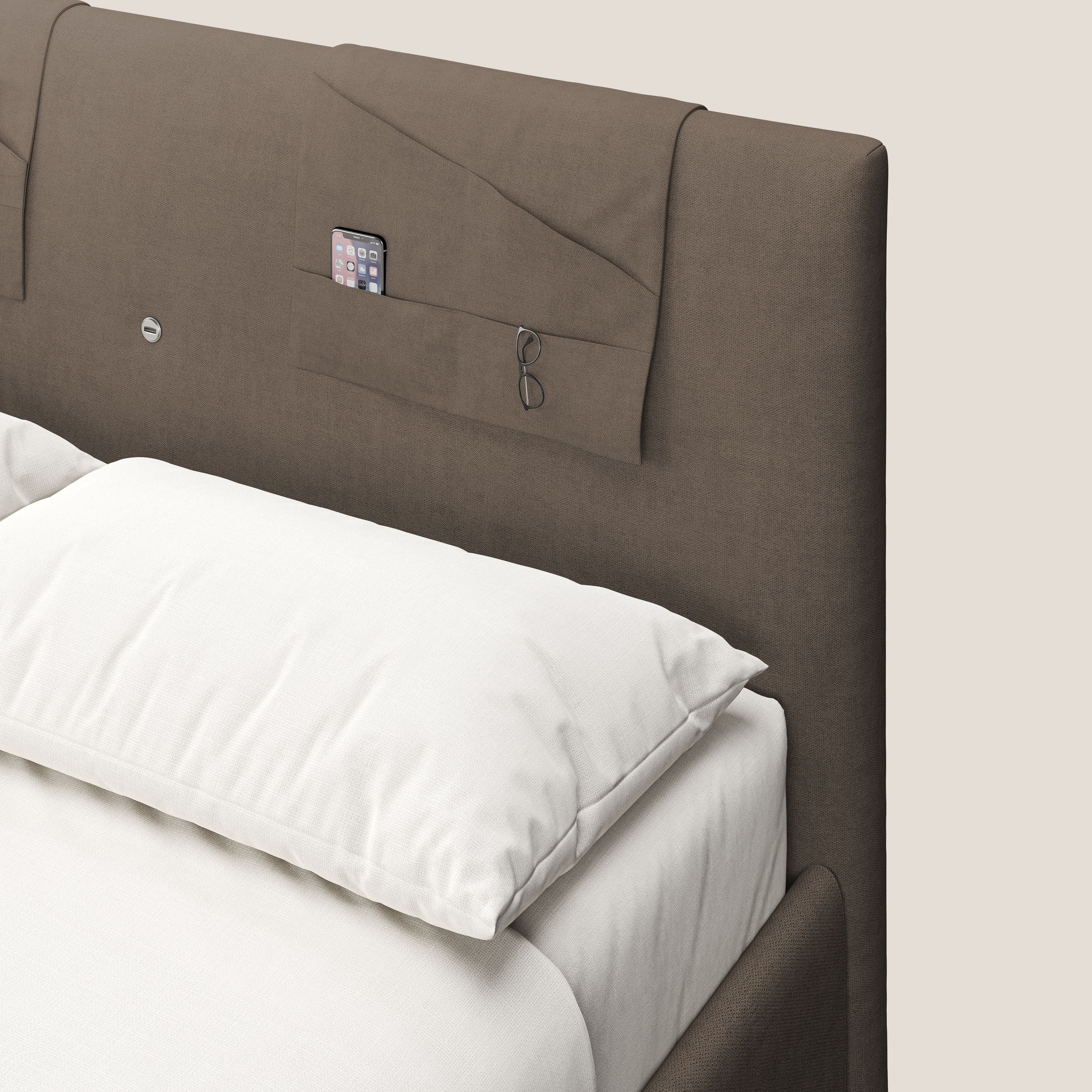 Horus letto imbottito contenitore e presa USB sulla testata in tessuto impermeabile T02 marrone - divani.store