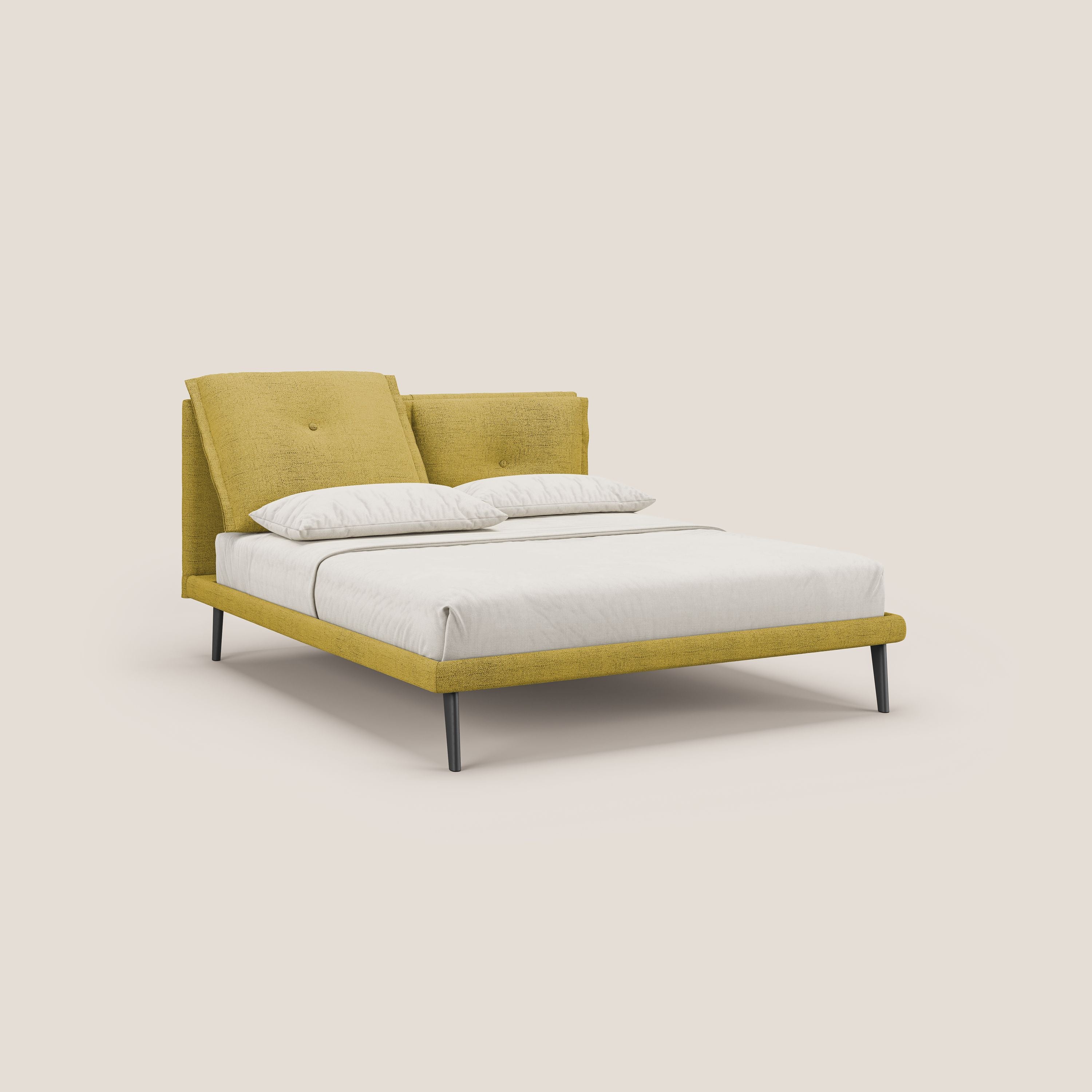 Ibuki letto con cuscini trapuntati regolabili e piedi in mogano in tessuto fiammato impermeabile T03 giallo - divani.store