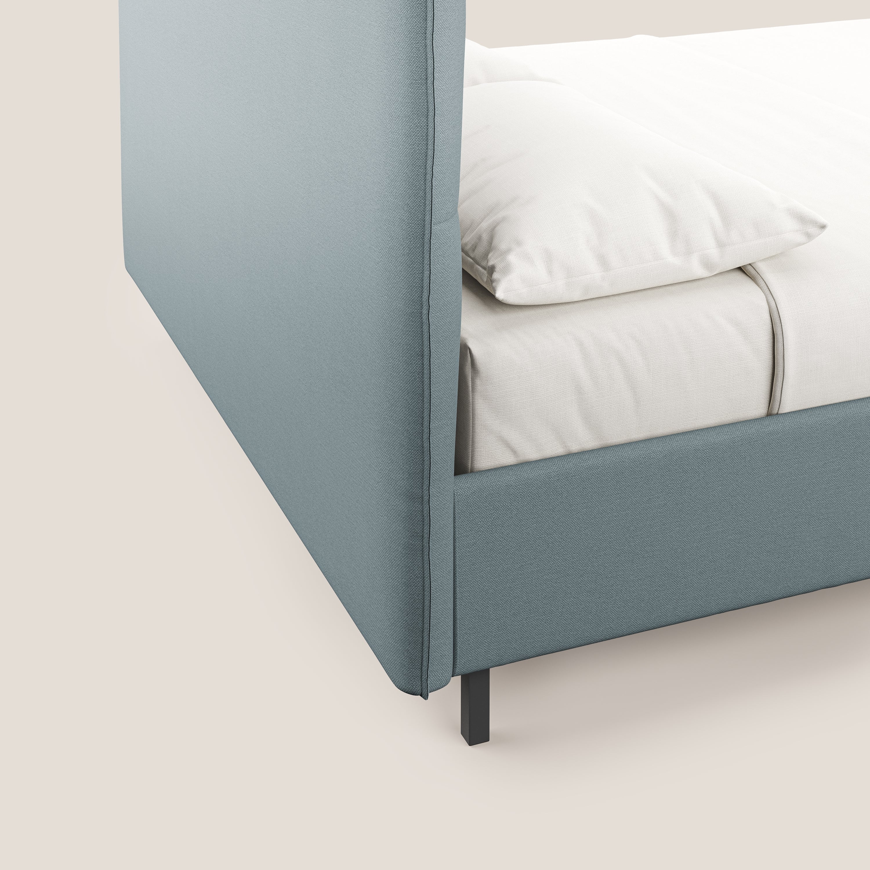 Izumi letto imbottito contenitore con piedi alti in tessuto smacchiabile T05 carta da zucchero - divani.store