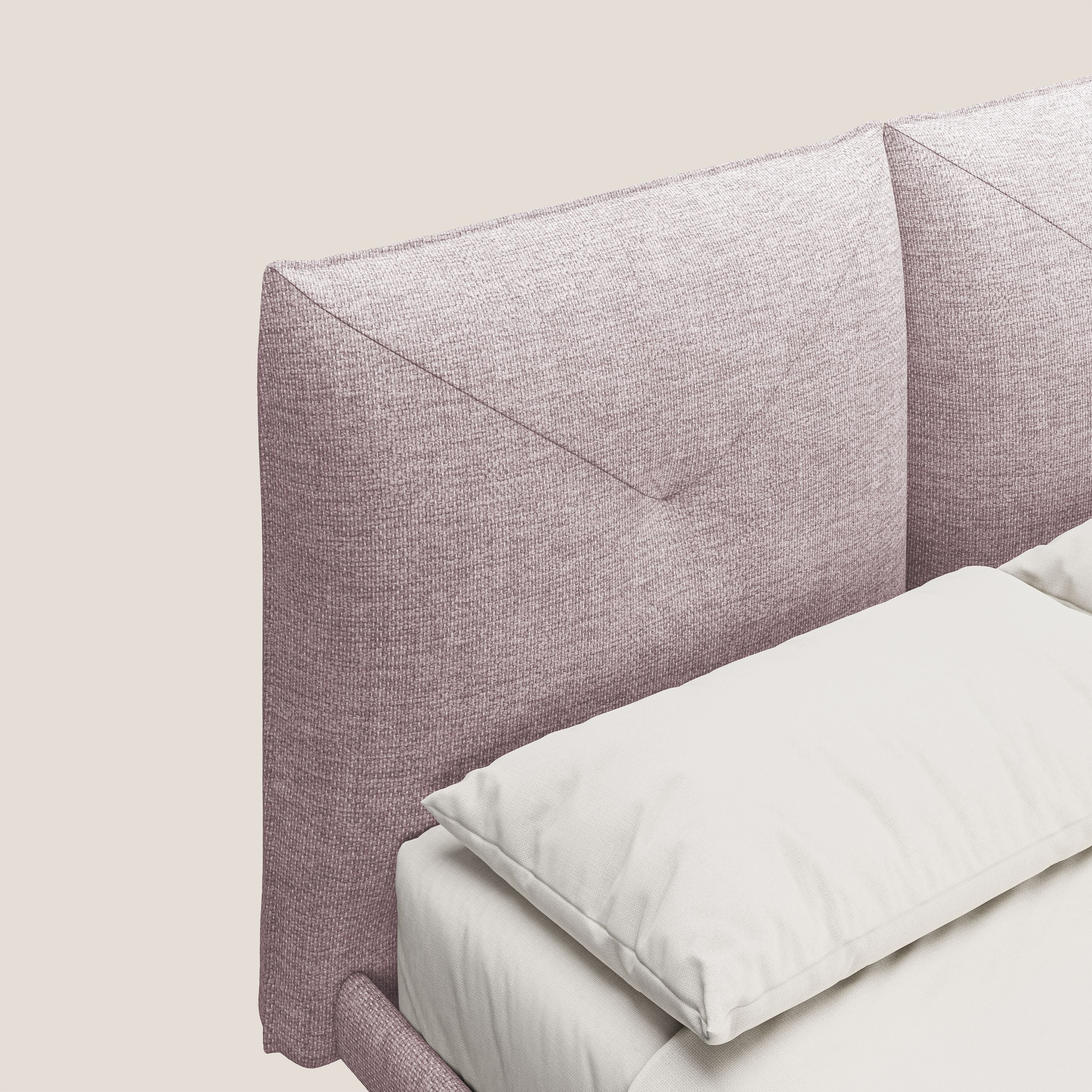 Jolie letto a doppio pannello con piedi alti in metallo in tessuto smacchiabile T18 rosa - divani.store