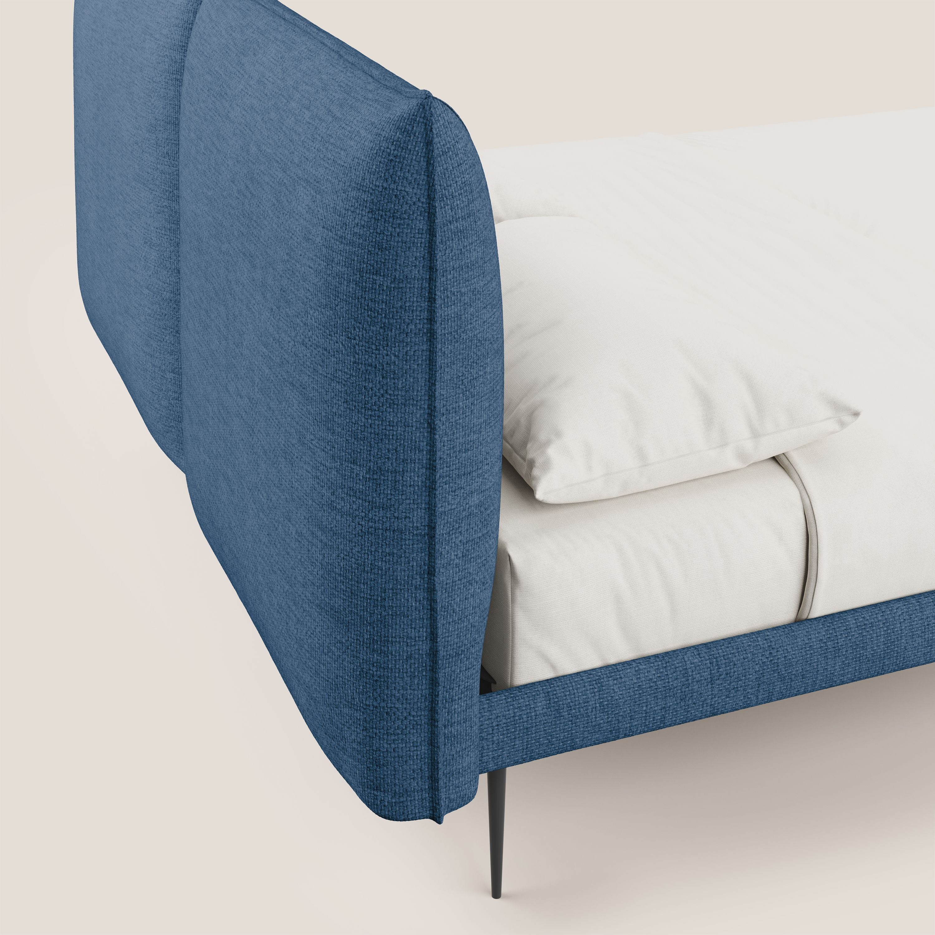 Jolie letto a doppio pannello con piedi alti in metallo in tessuto smacchiabile T18 blu - divani.store