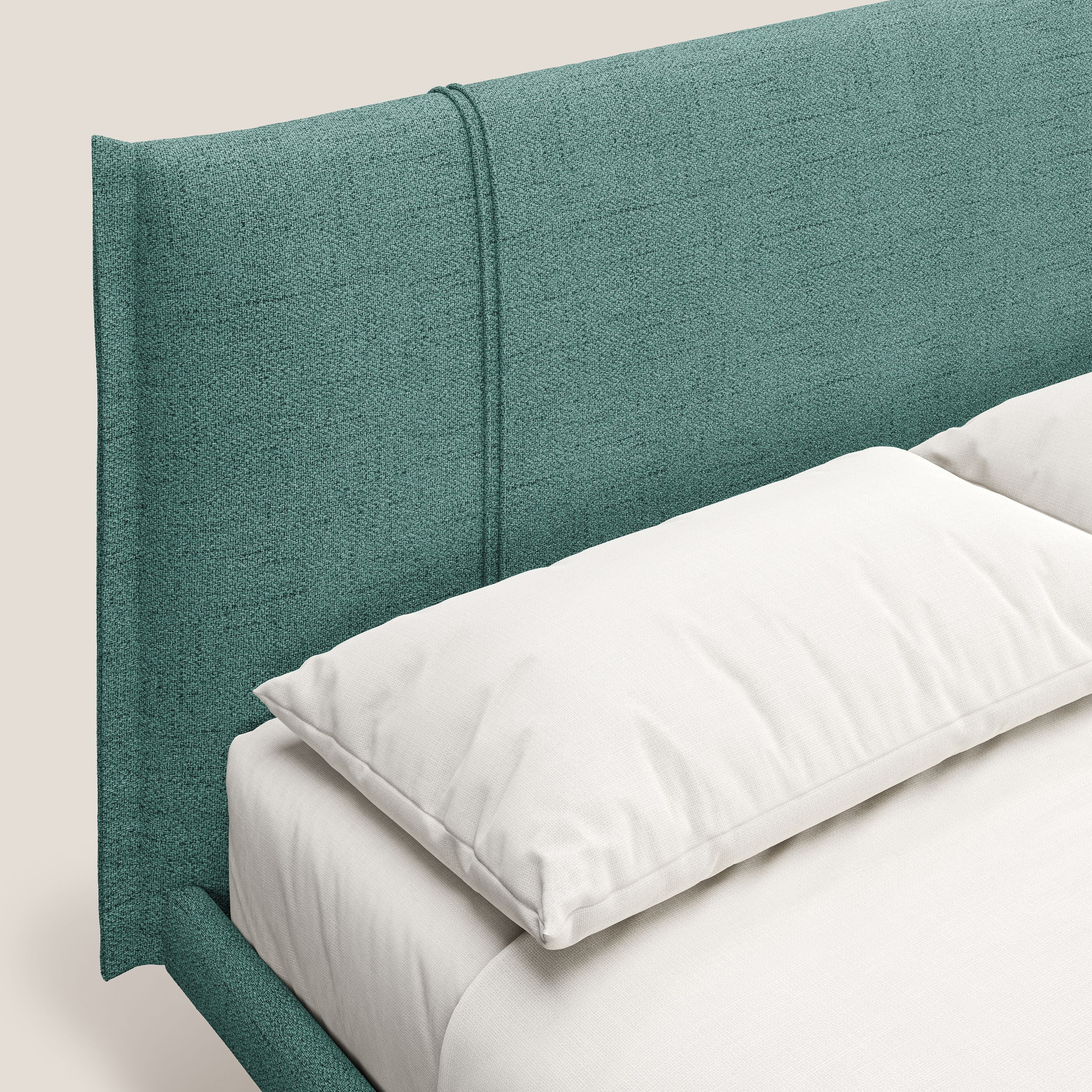 Klaus LETTO moderno con piedi in mogano e tessuto fiammato impermeabile T03 verde acqua - divani.store