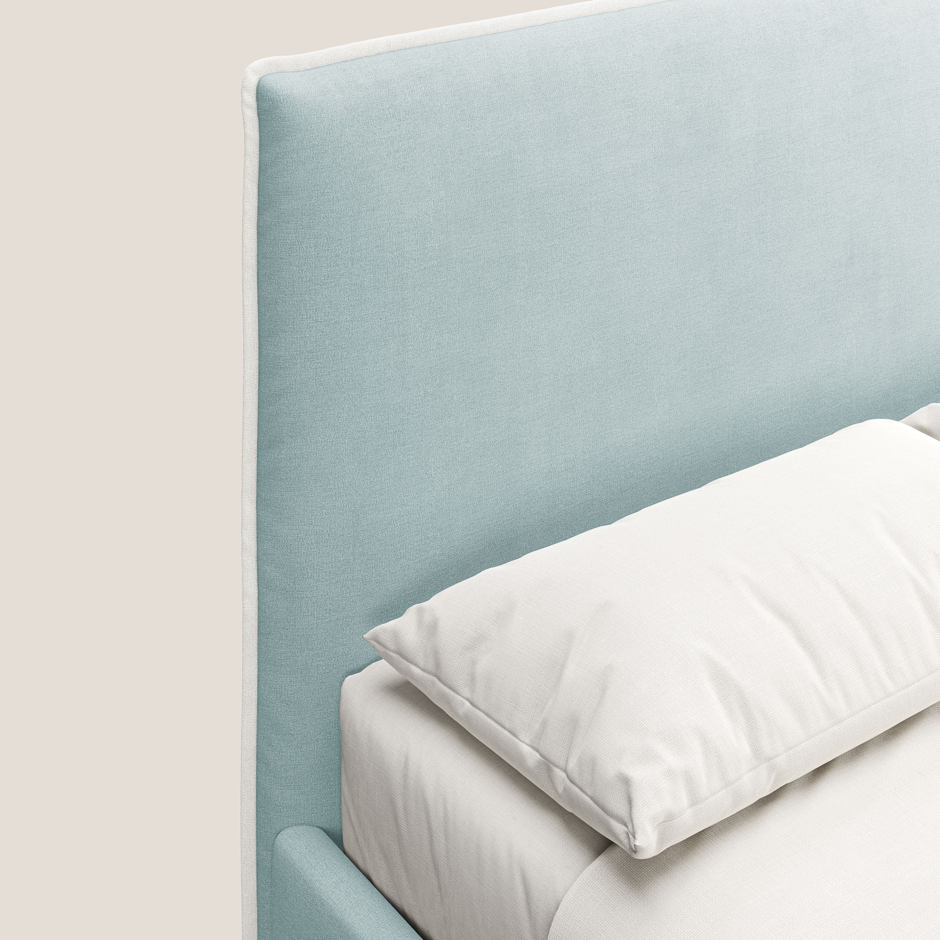 Leila letto imbottito con piedini legno in tessuto smacchiabile T17 verde acqua - bianco - divani.store