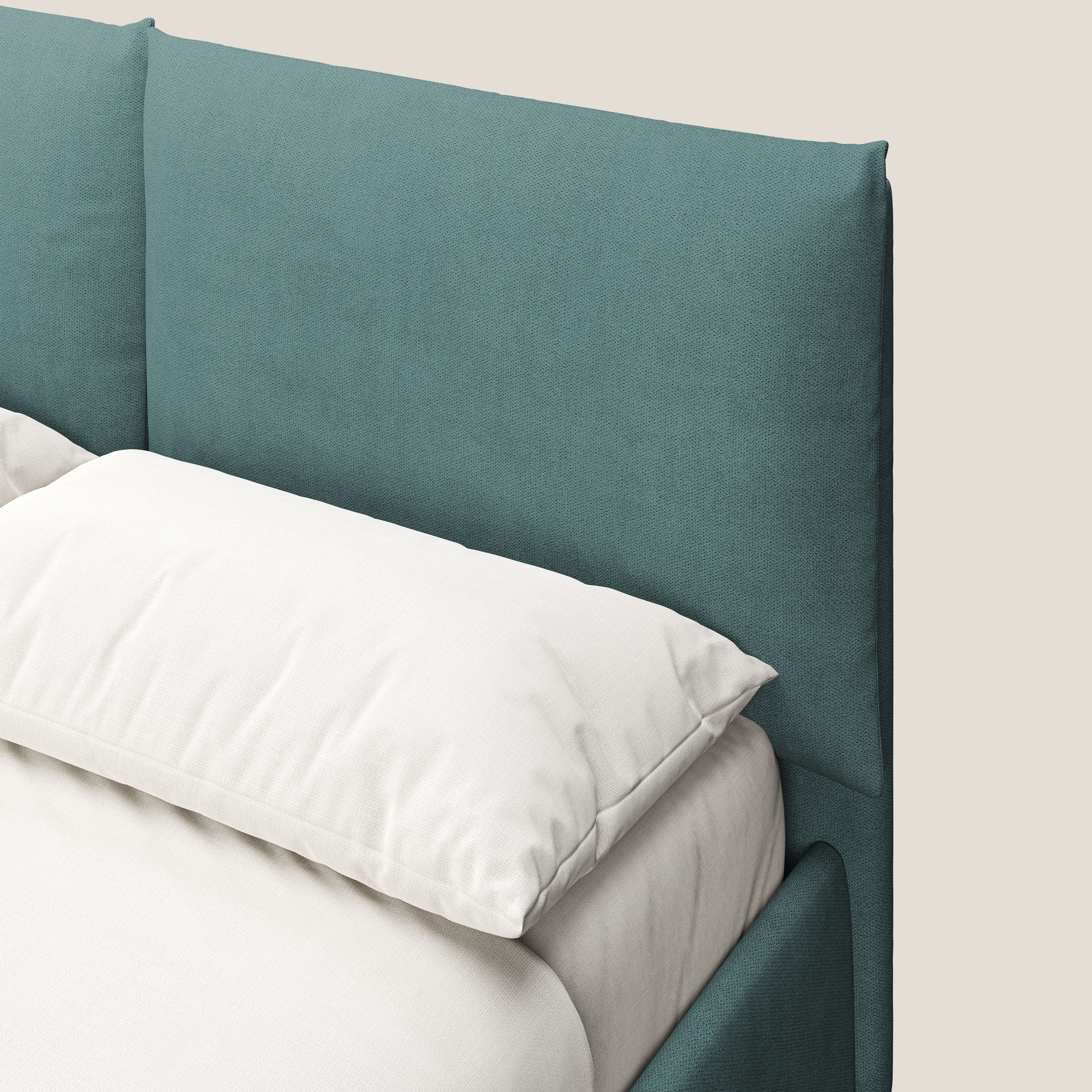 Mariana letto imbottito contenitore con cuscini in tessuto impermeabile T02 petrolio - divani.store