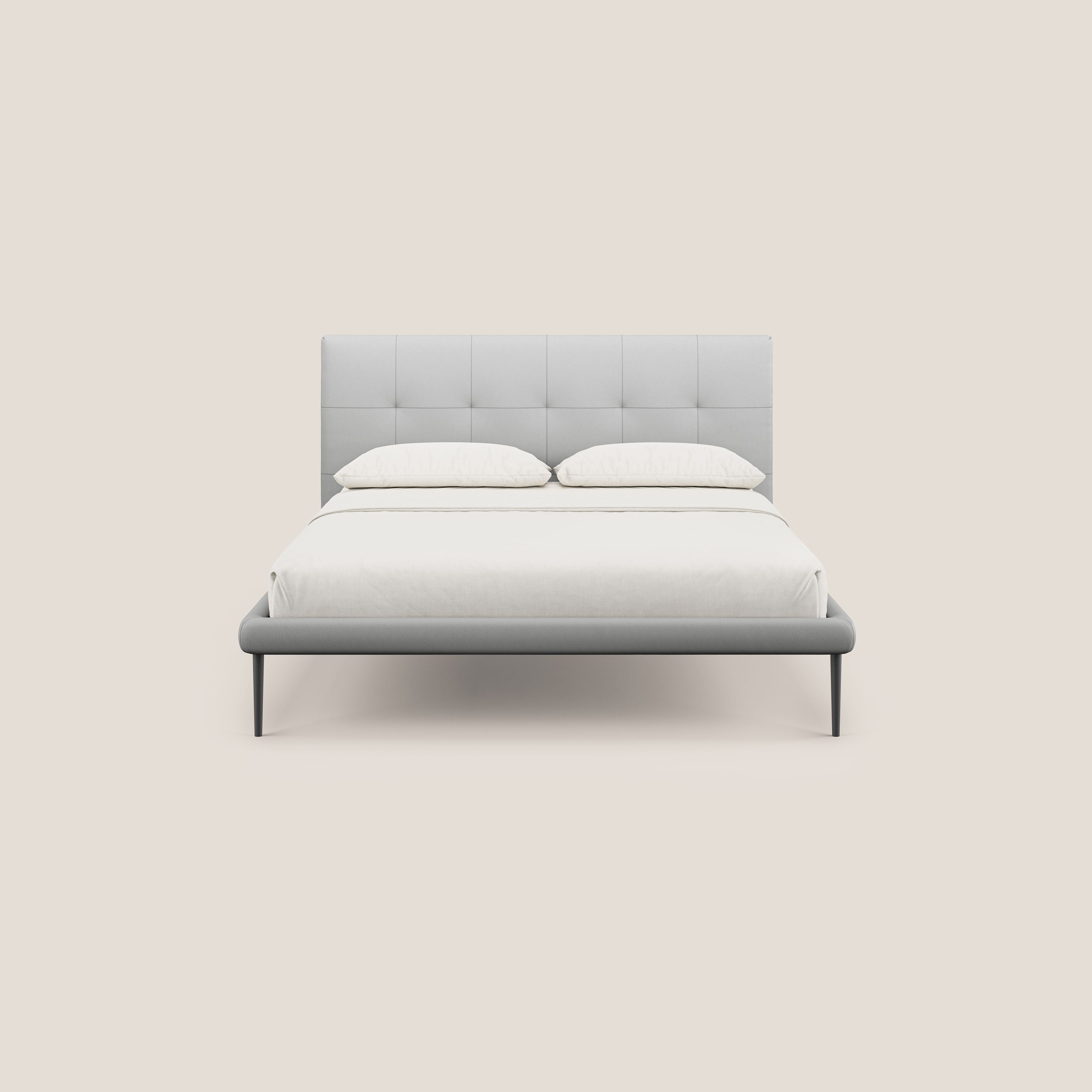 Midori letto imbottito trapuntato in ecopelle con piedini alti T04 grigio chiaro - divani.store